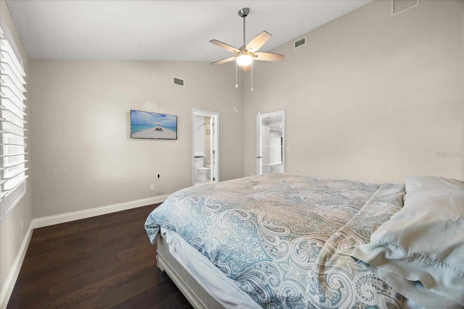 640 KILLARNEY BAY CT #4