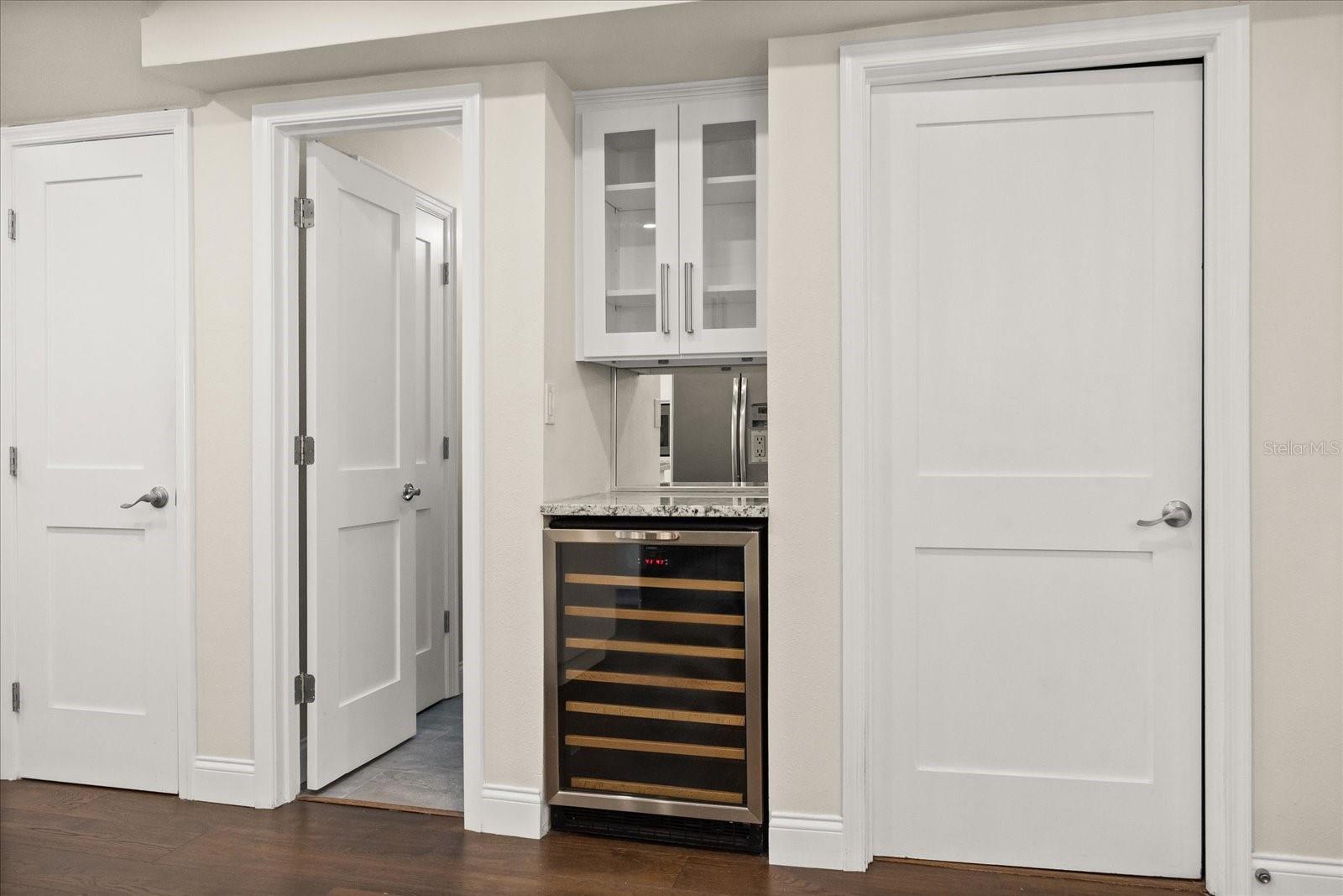 640 KILLARNEY BAY CT #4