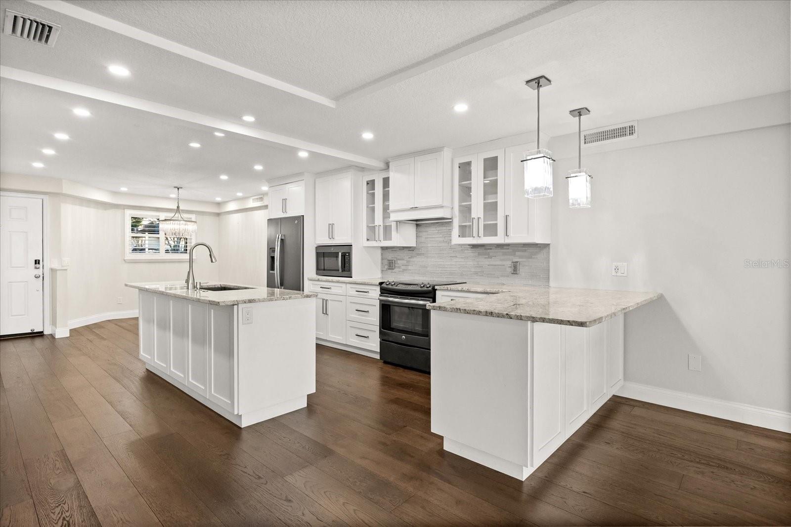 640 KILLARNEY BAY CT #4