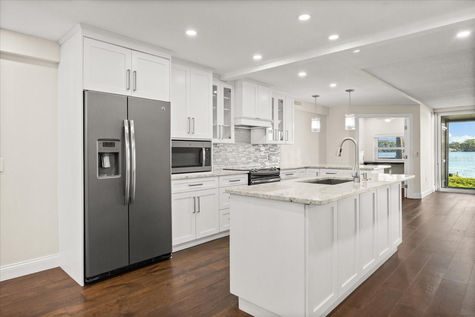 640 KILLARNEY BAY CT #4