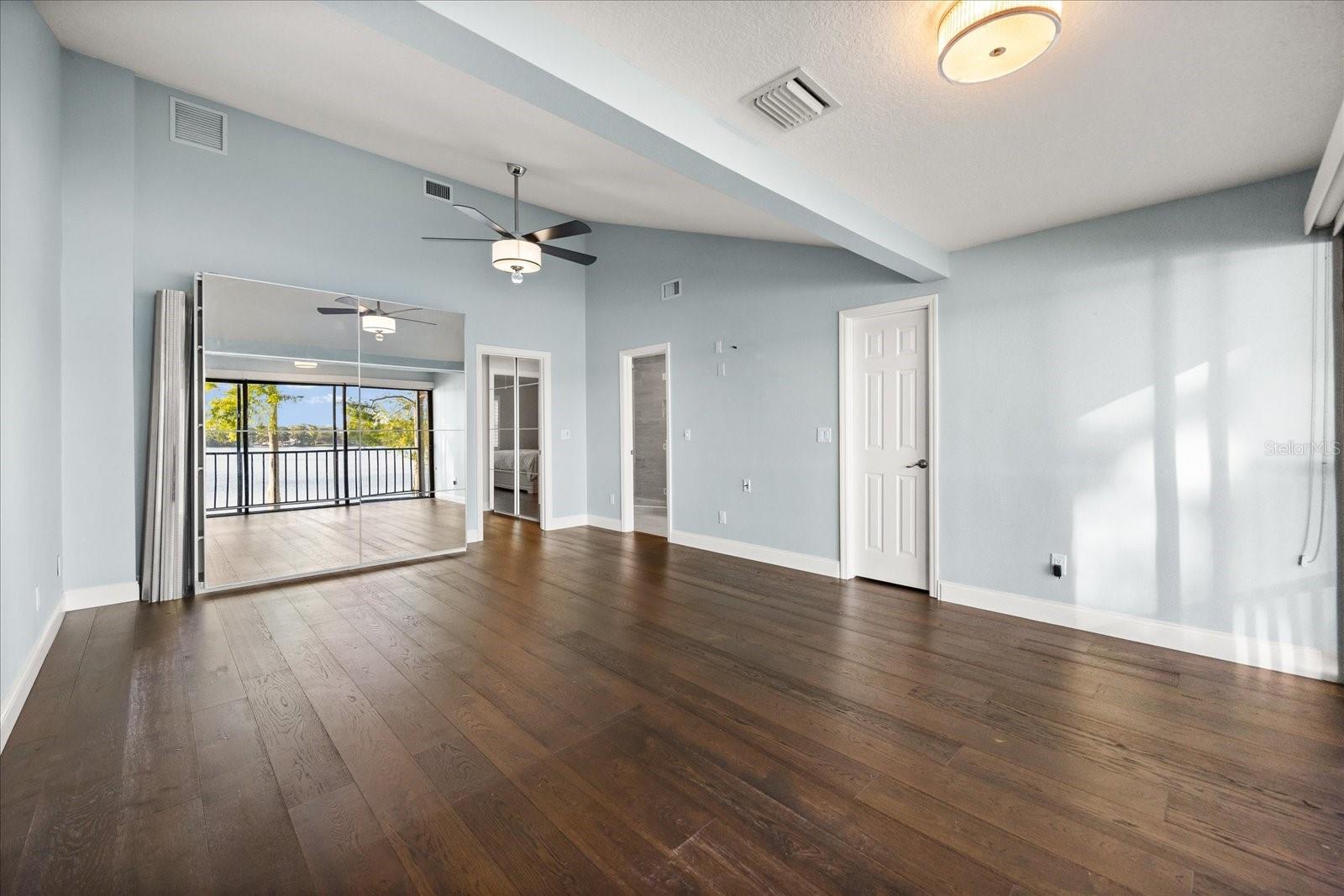 640 KILLARNEY BAY CT #4