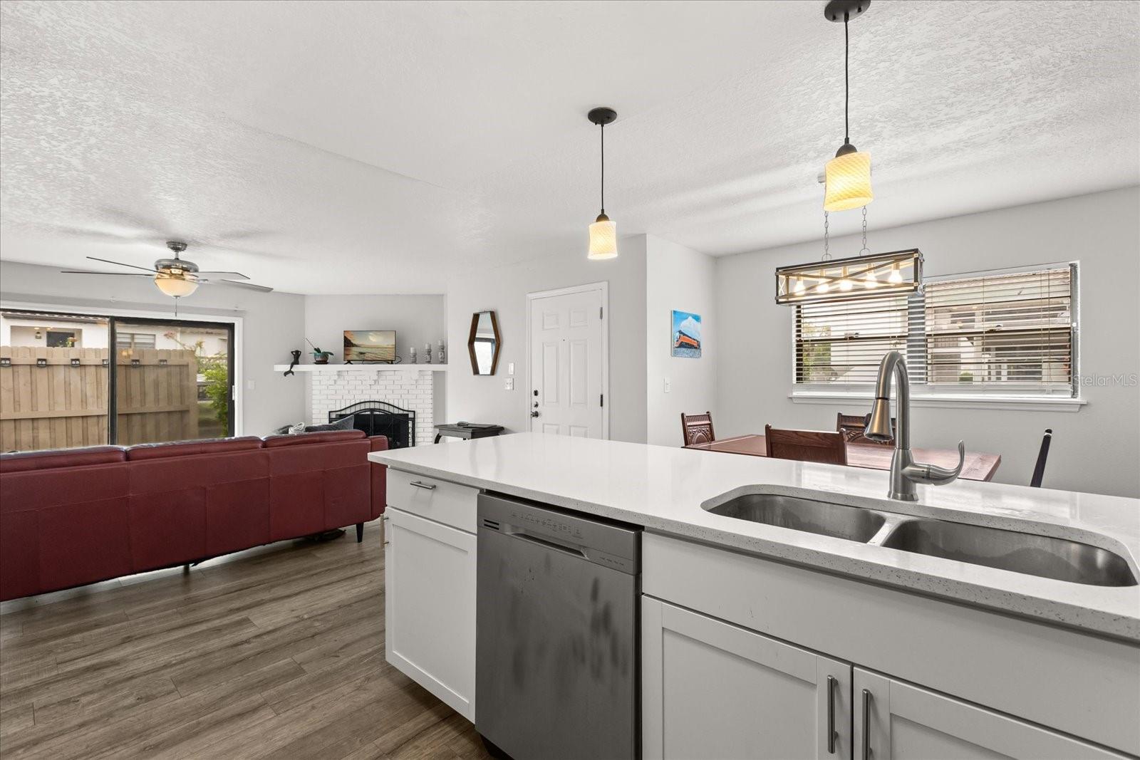 150 KILLARNEY BAY CT #5