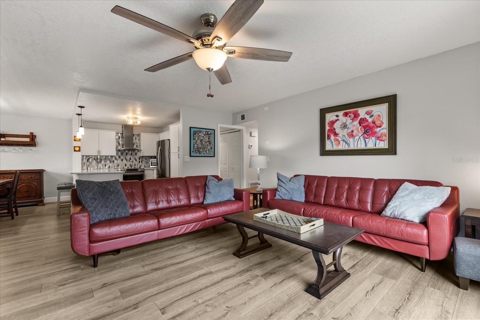 150 KILLARNEY BAY CT #5