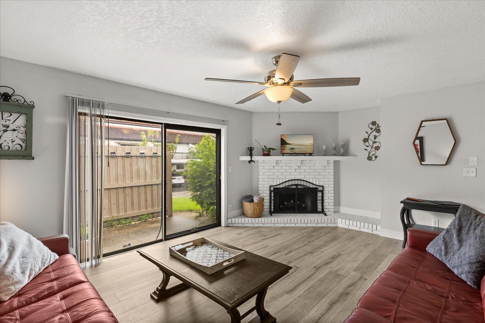 150 KILLARNEY BAY CT #5