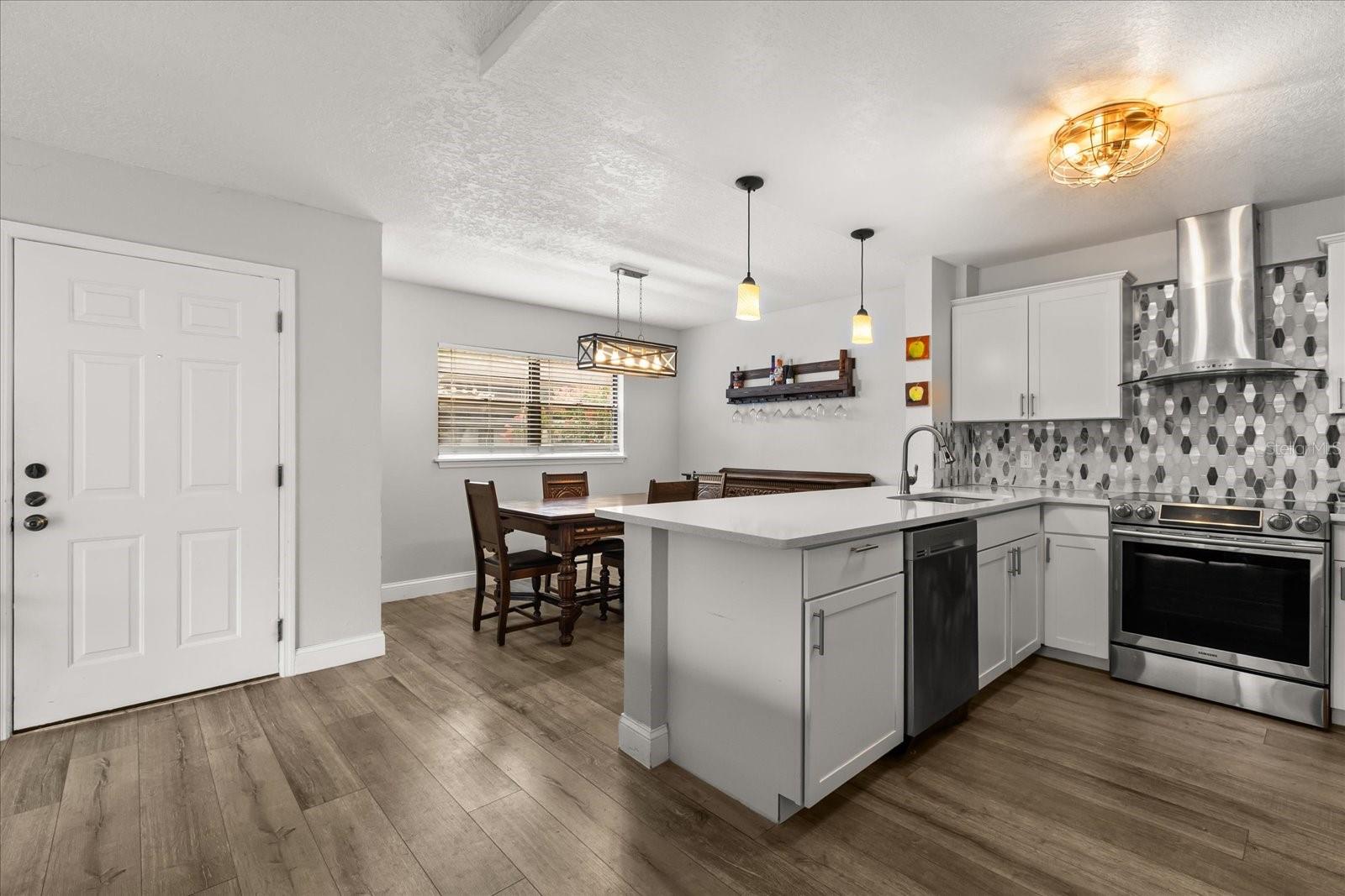 150 KILLARNEY BAY CT #5