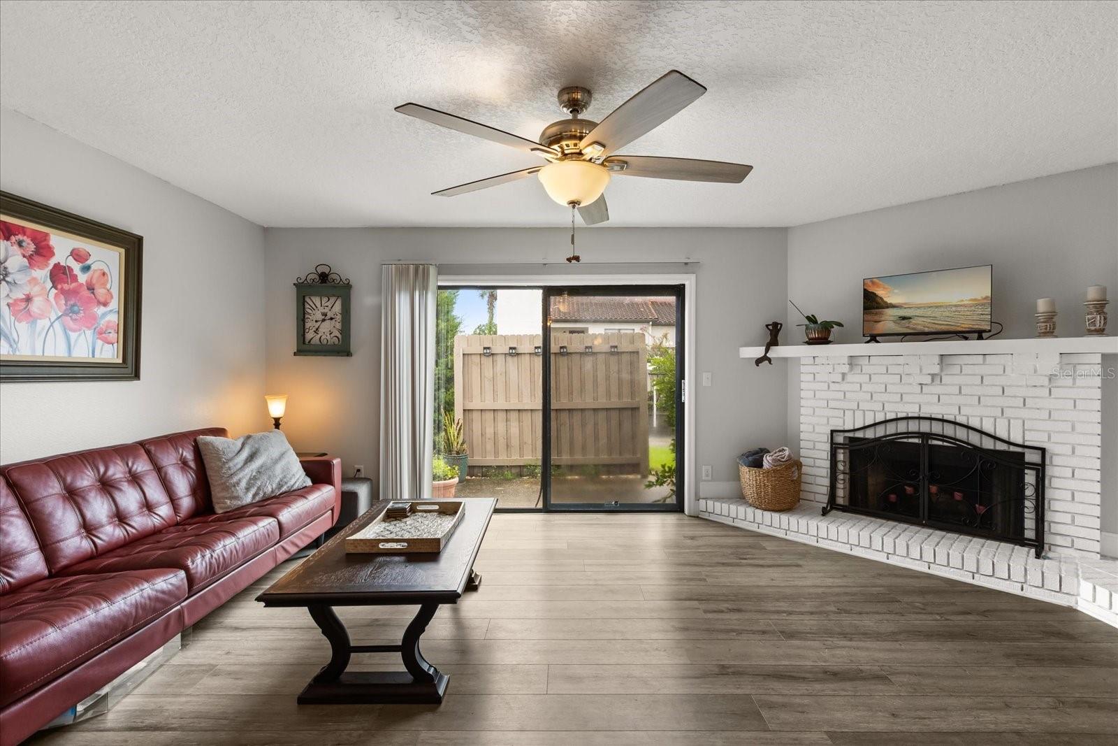 150 KILLARNEY BAY CT #5