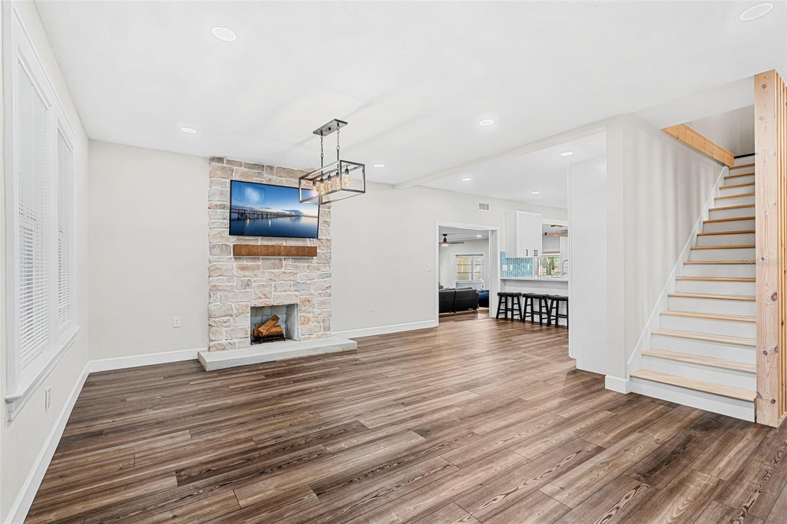 2330 WESTMINSTER CT