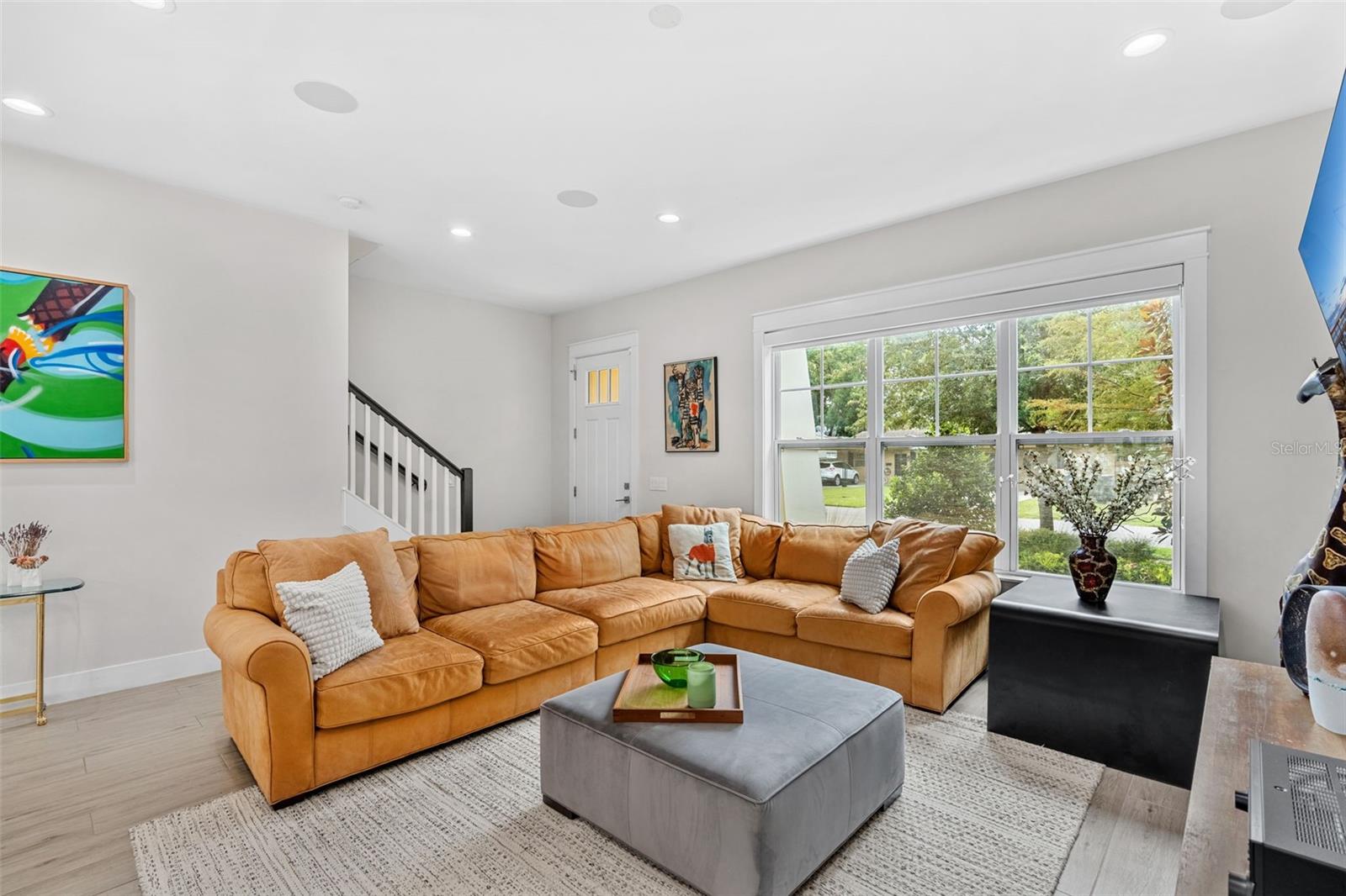 1275 MICHIGAN AVE