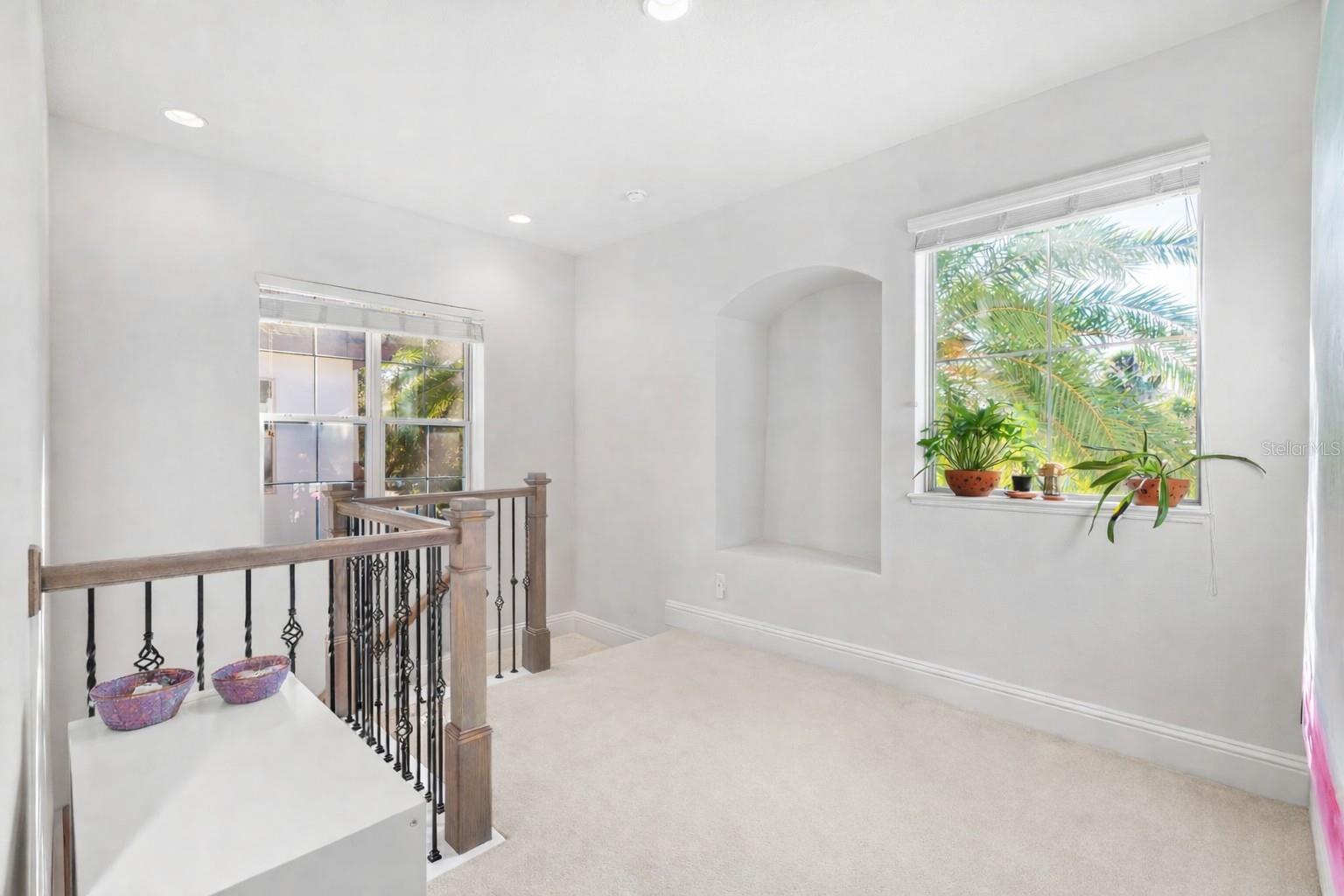 1732 RIDGEWOOD AVE #S