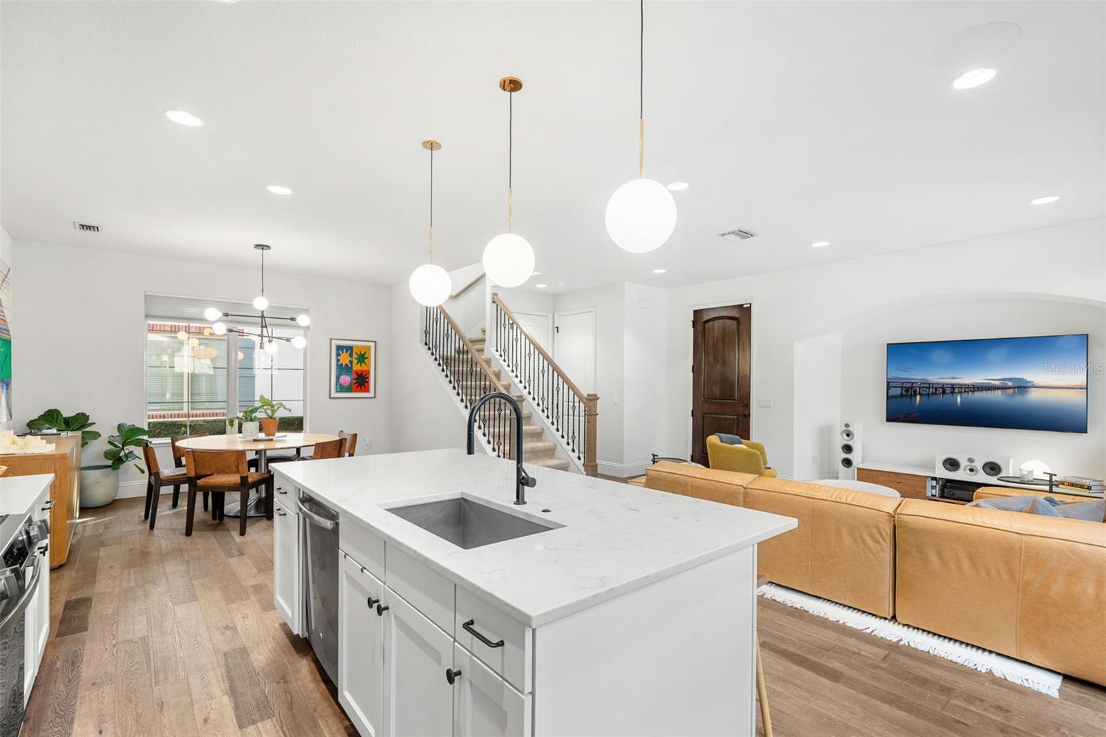 1732 RIDGEWOOD AVE #S