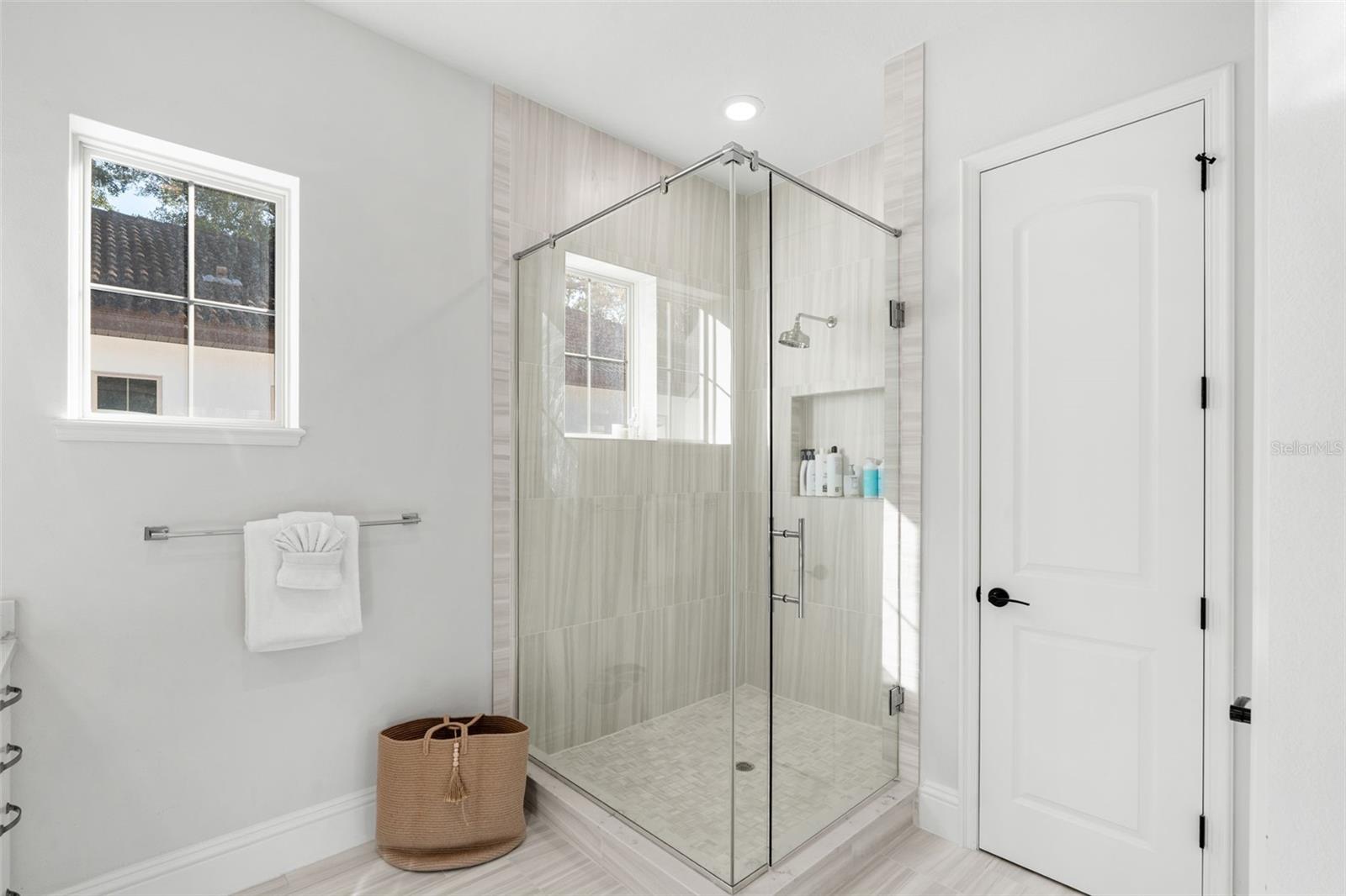 1732 RIDGEWOOD AVE #S