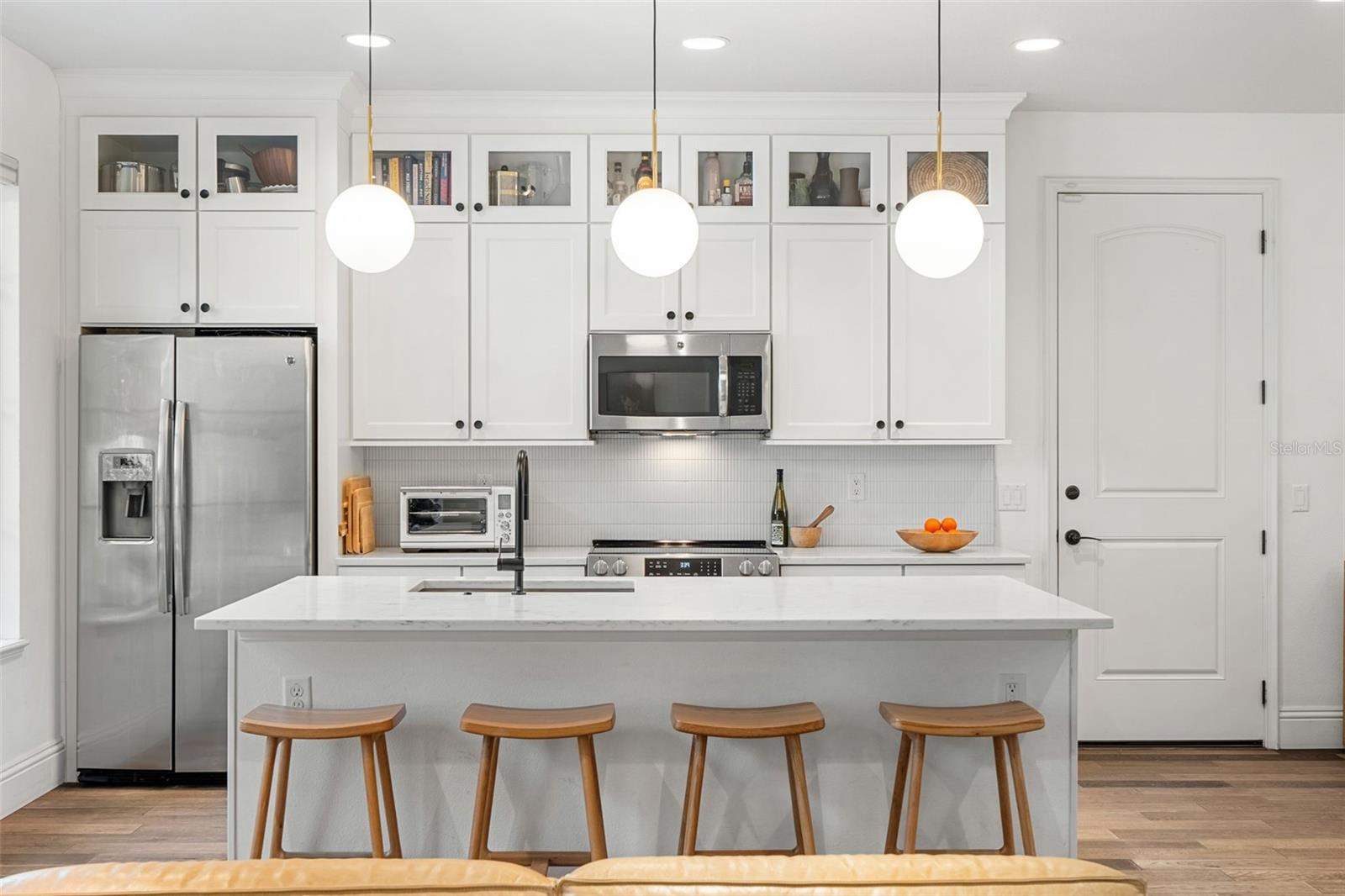 1732 RIDGEWOOD AVE #S