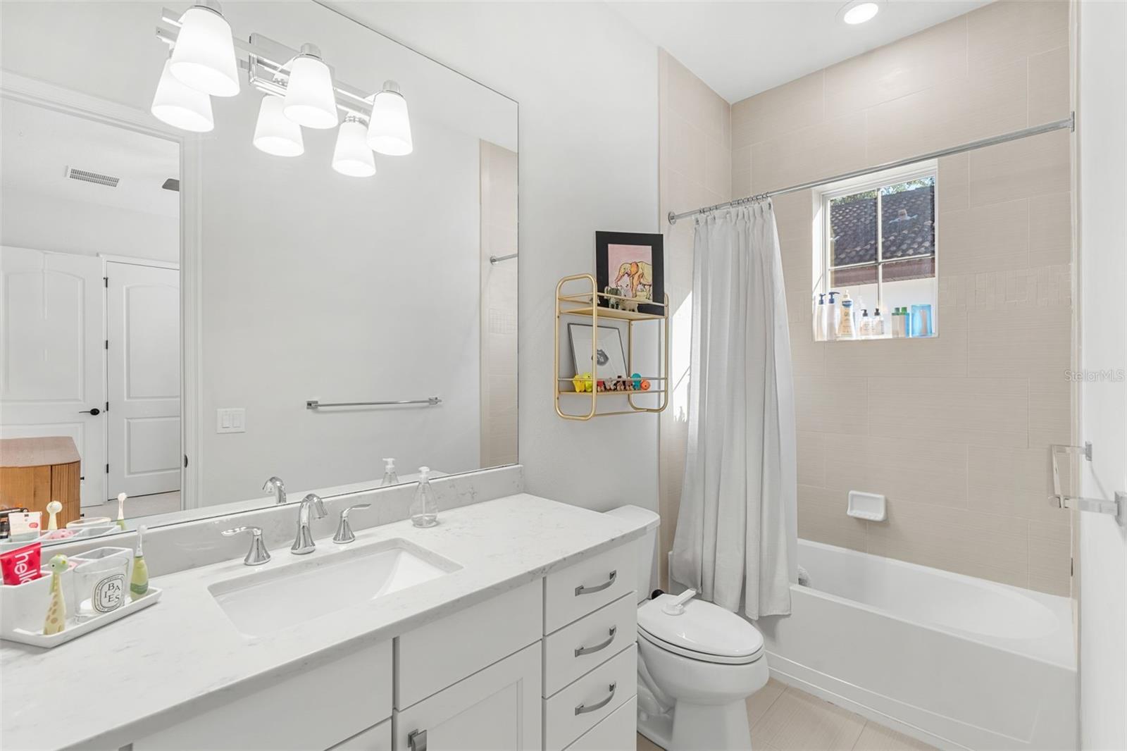 1732 RIDGEWOOD AVE #S