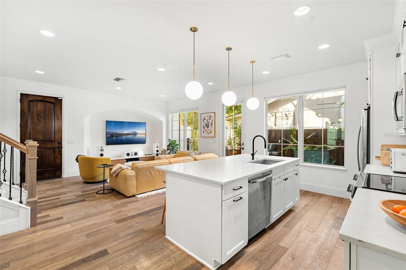 1732 RIDGEWOOD AVE #S