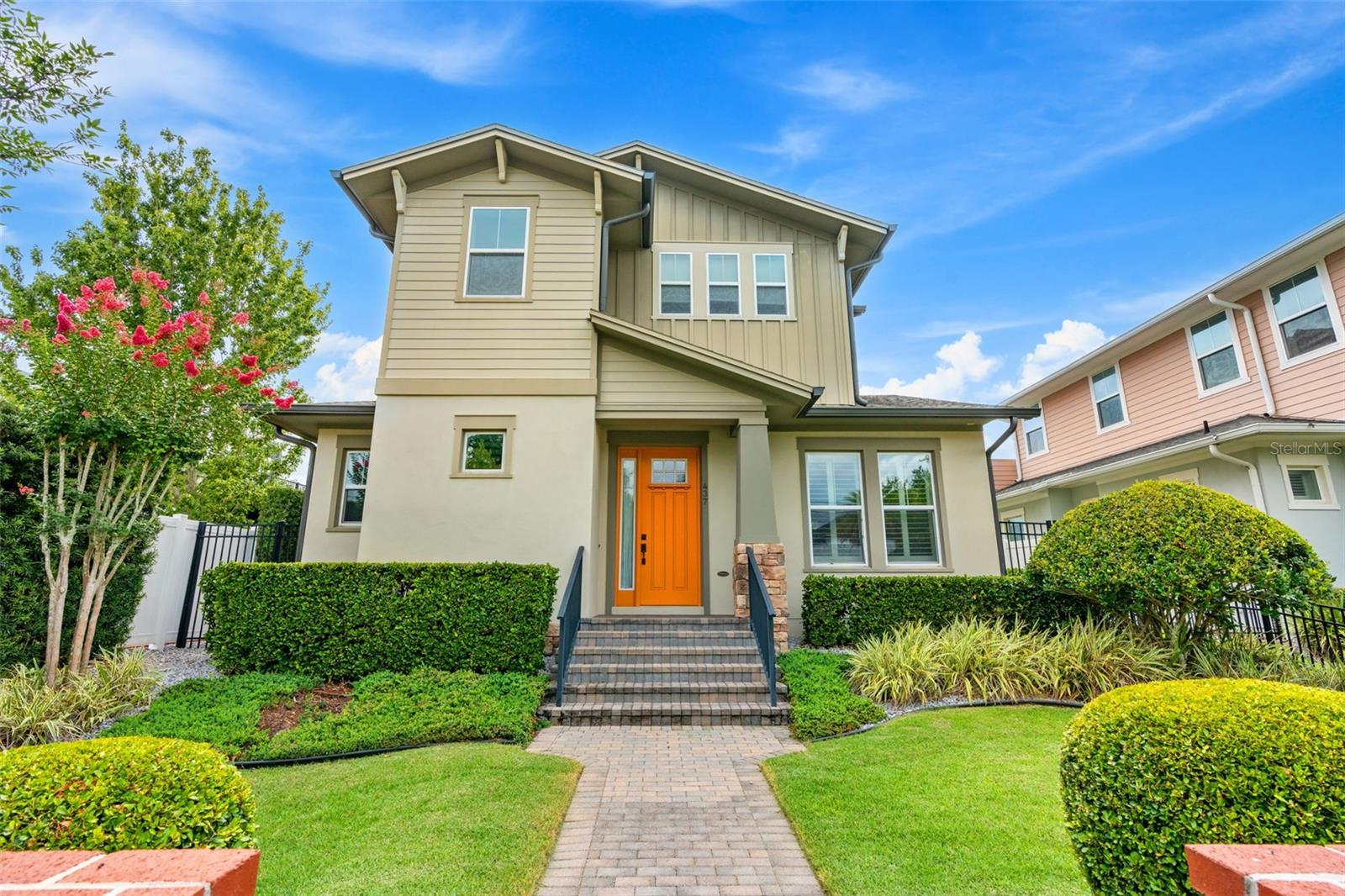 437 N CAPEN AVE