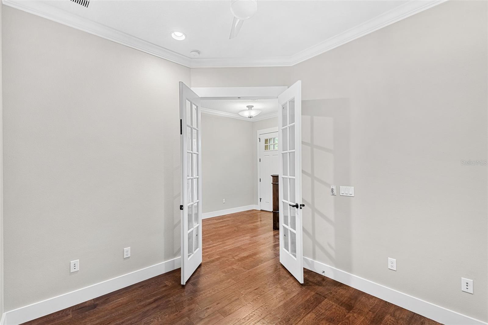437 N CAPEN AVE