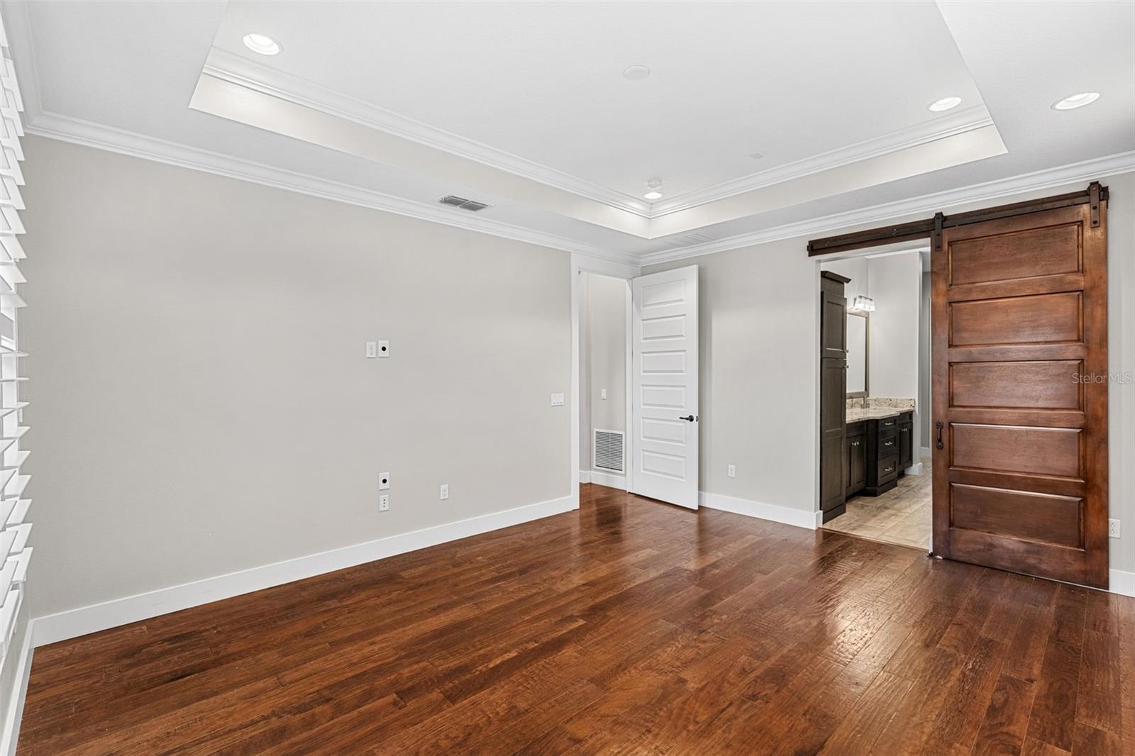 437 N CAPEN AVE