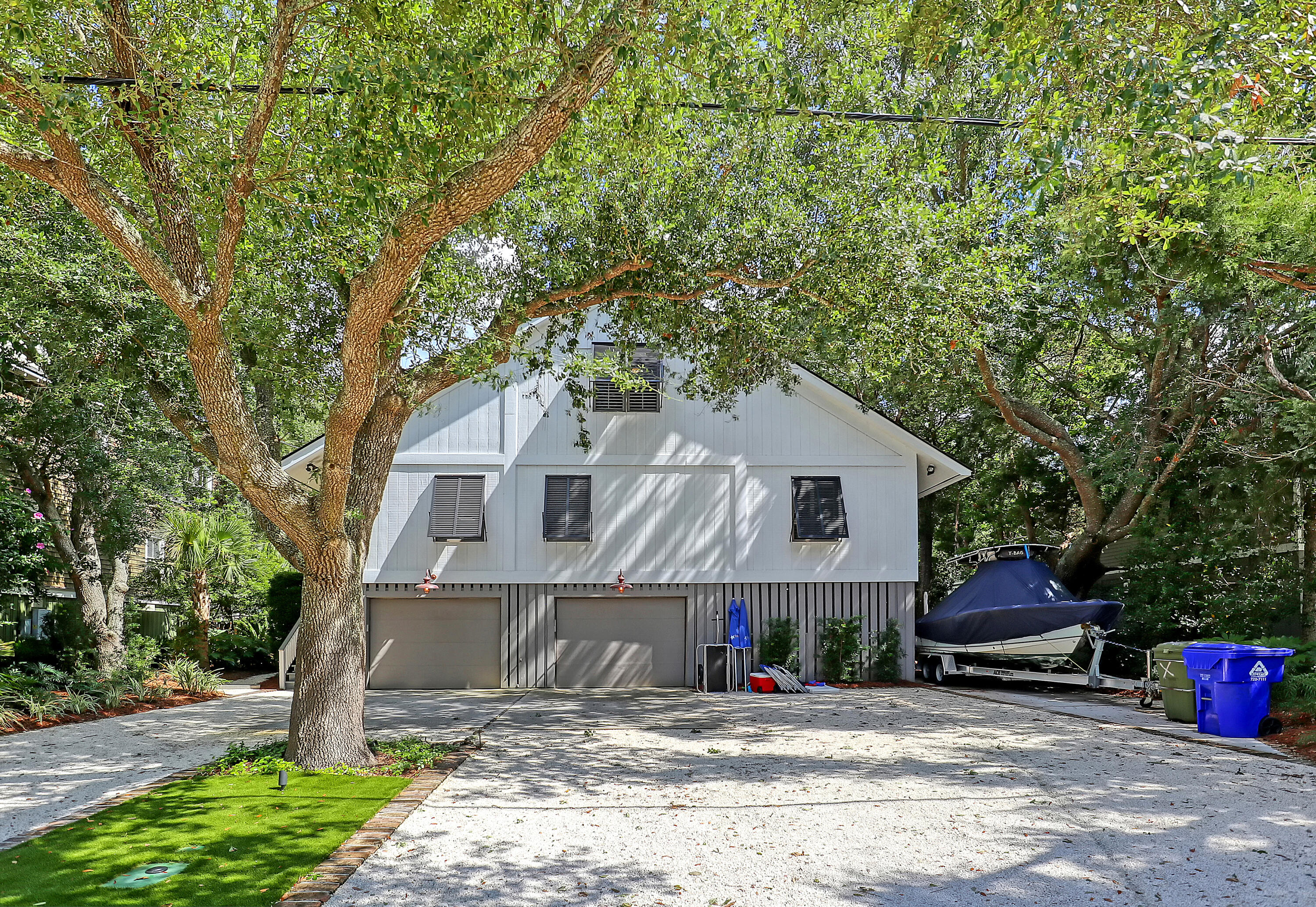 3704 Cameron Boulevard