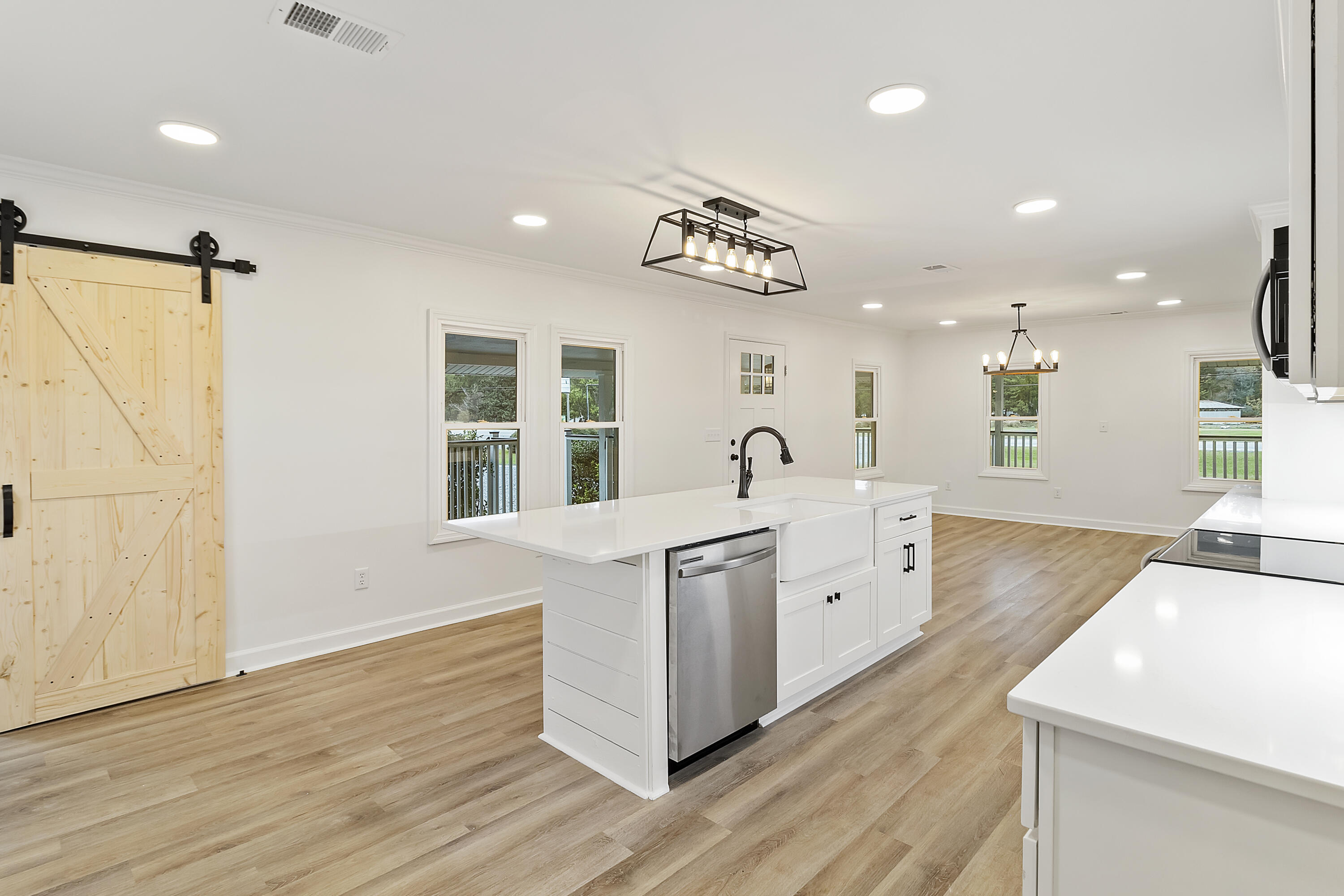 2311 N Highway 17a
