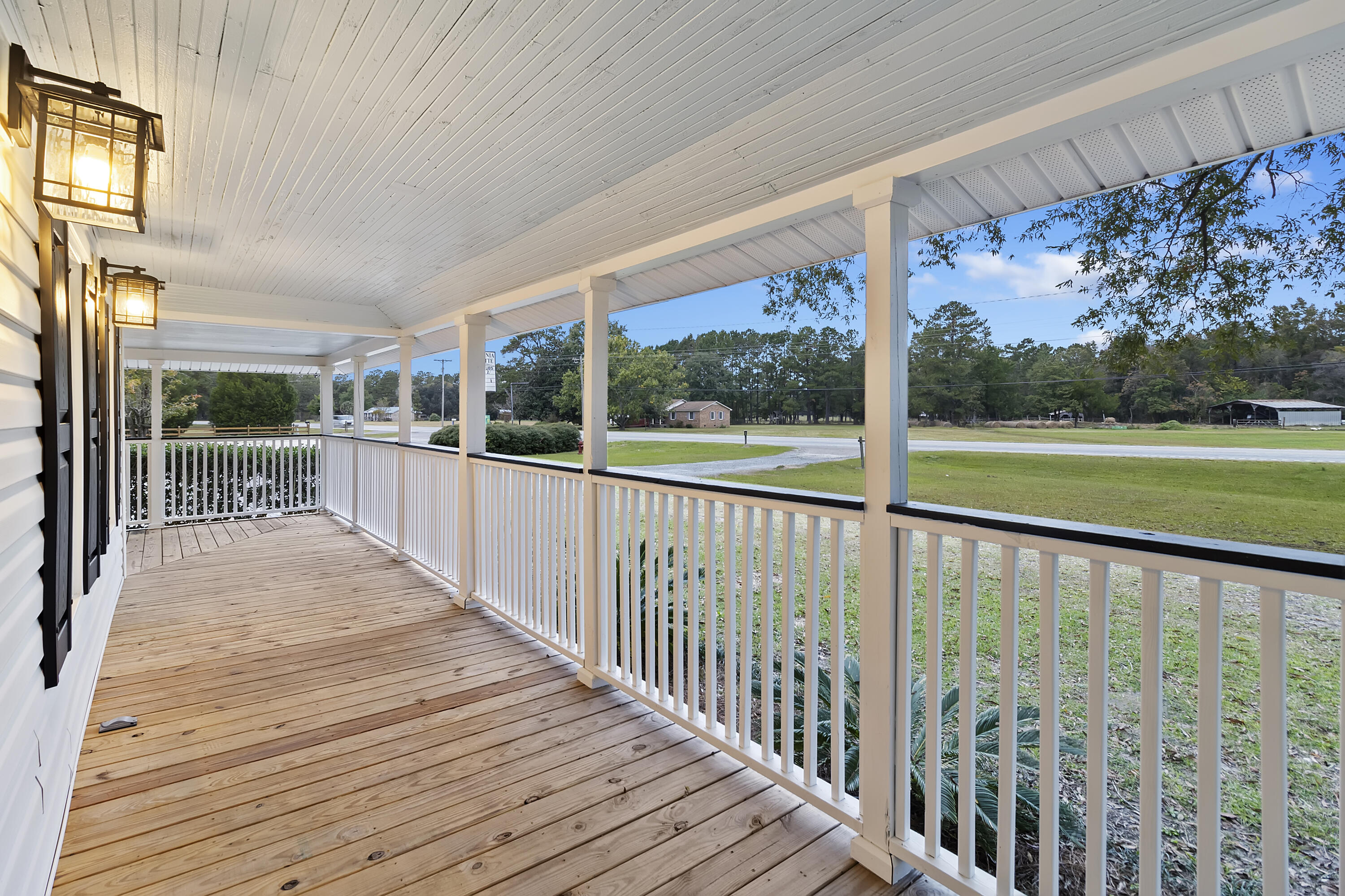 2311 N Highway 17a