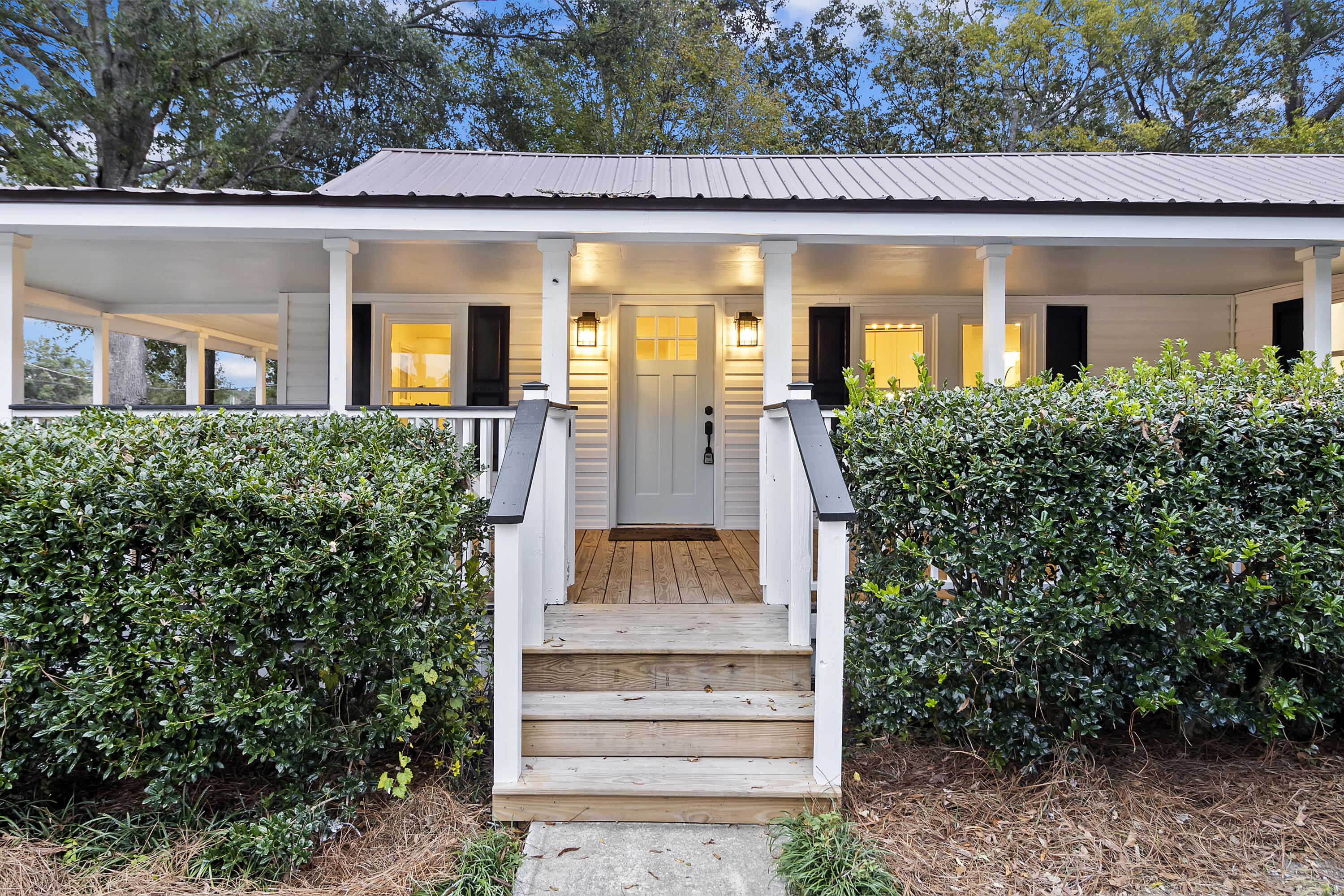 2311 N Highway 17a