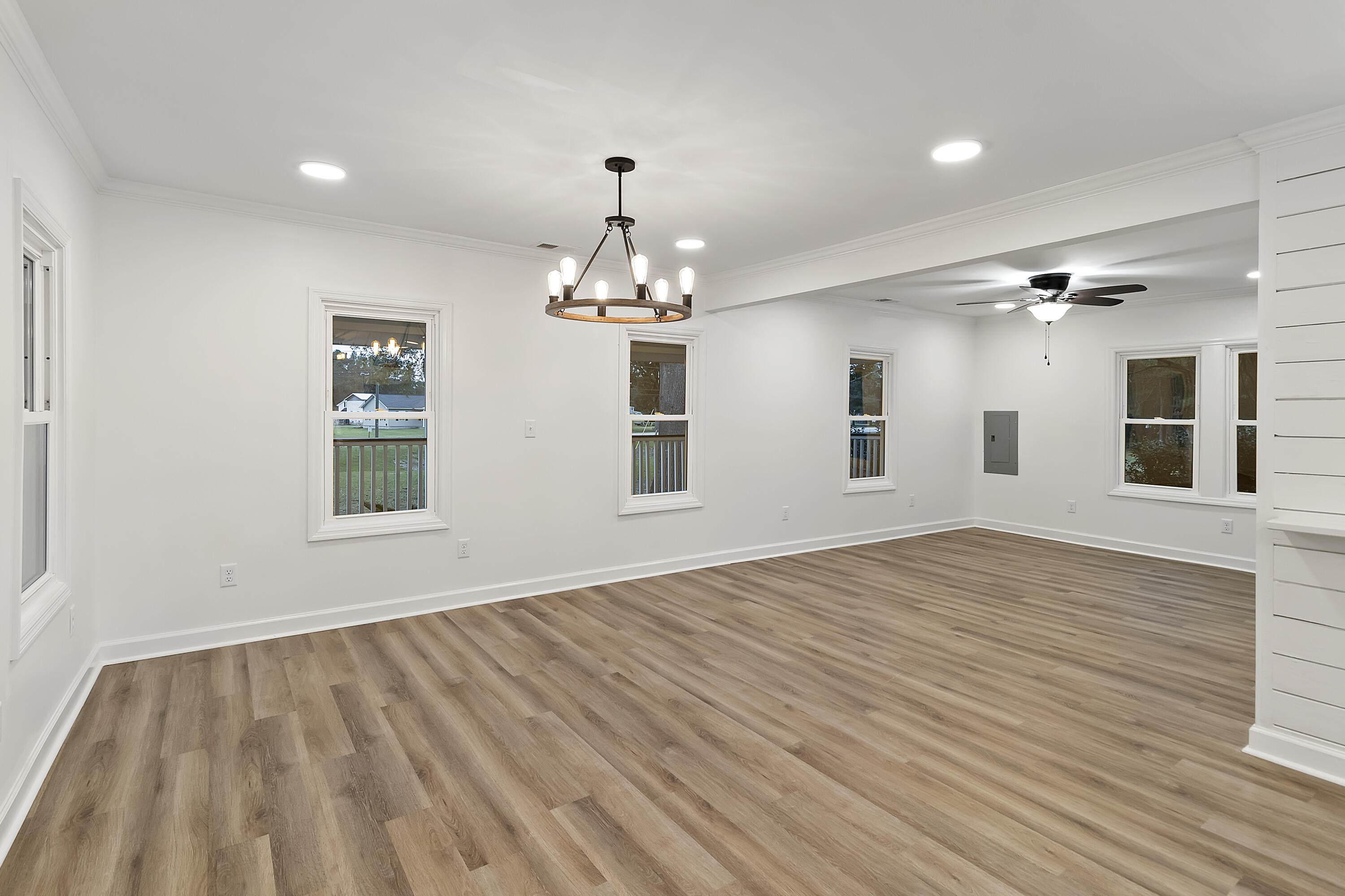 2311 N Highway 17a