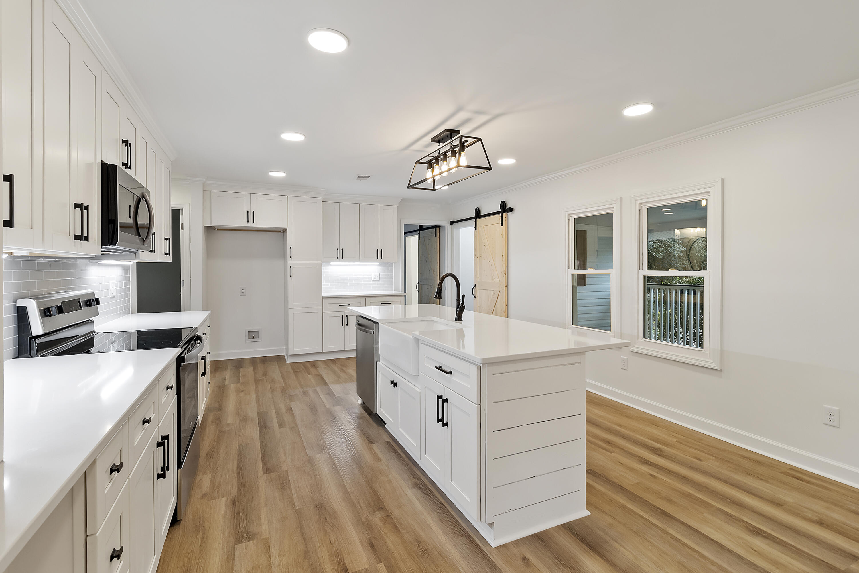 2311 N Highway 17a