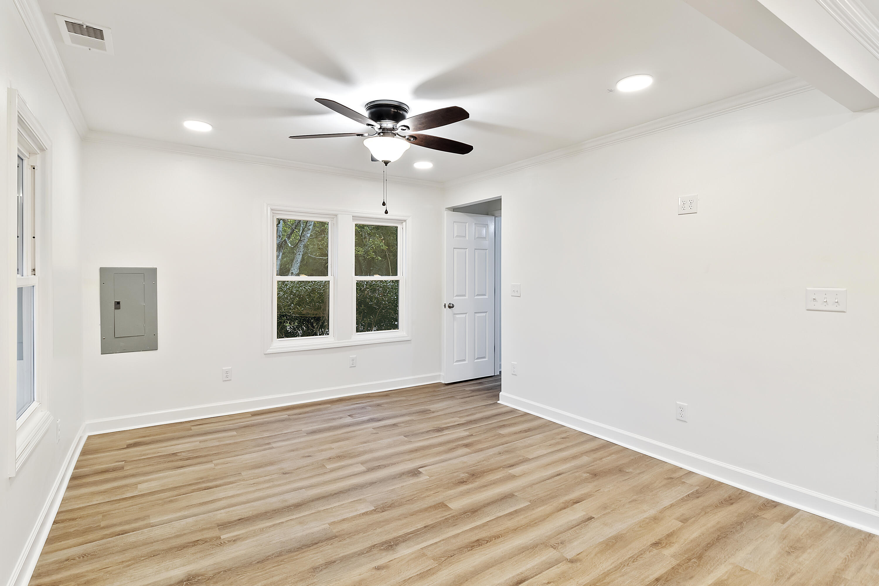 2311 N Highway 17a