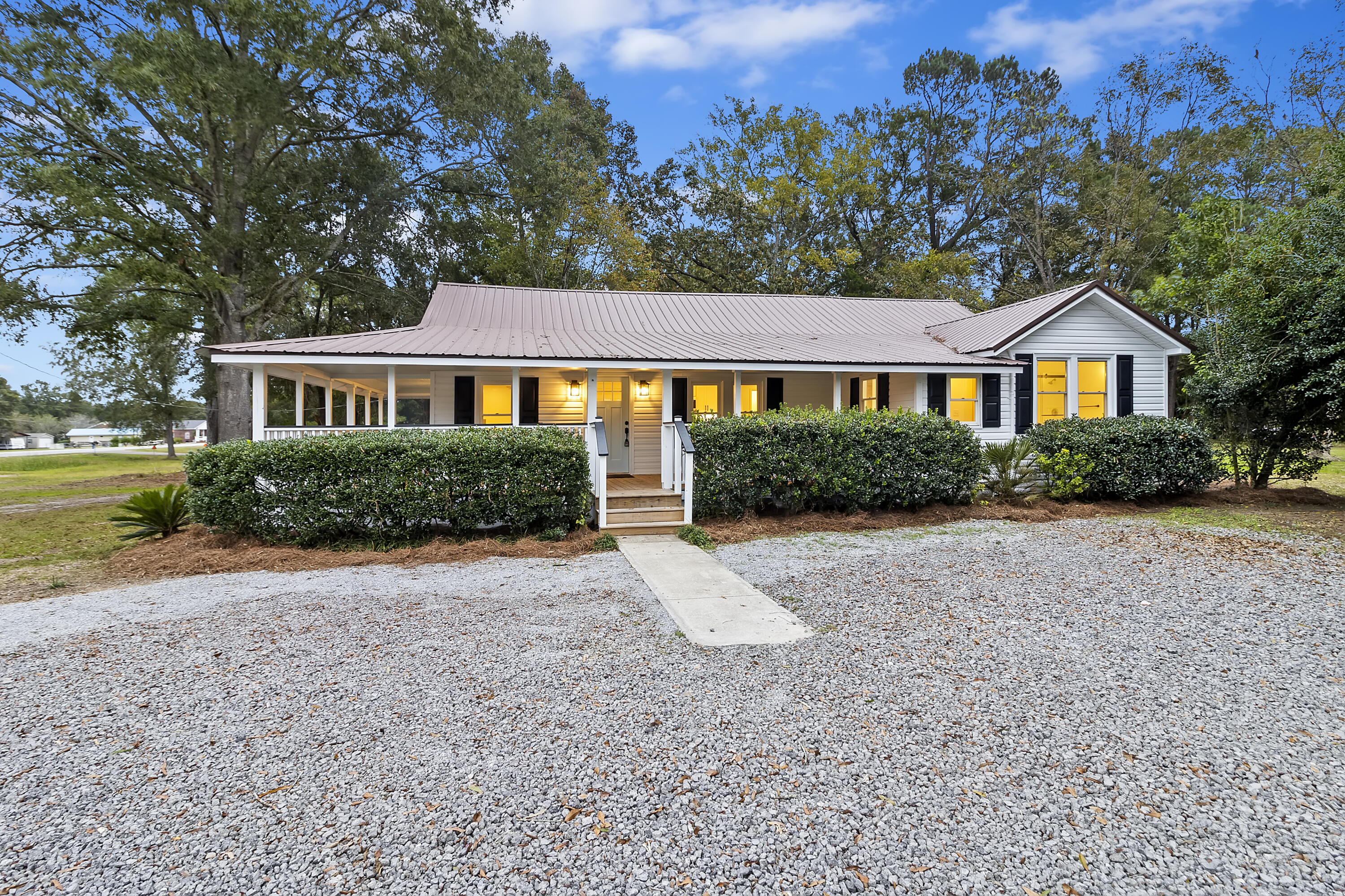 2311 N Highway 17a
