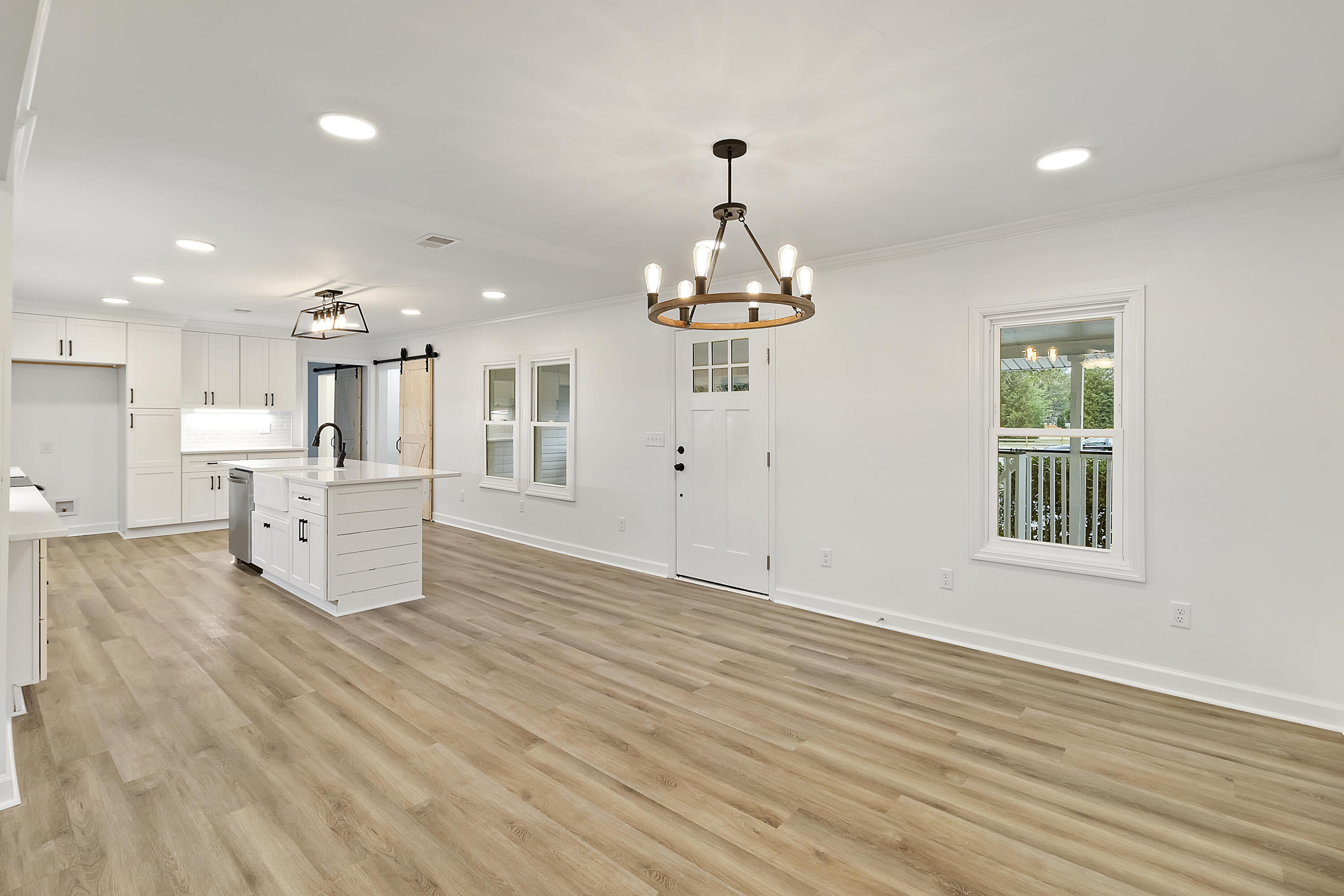 2311 N Highway 17a
