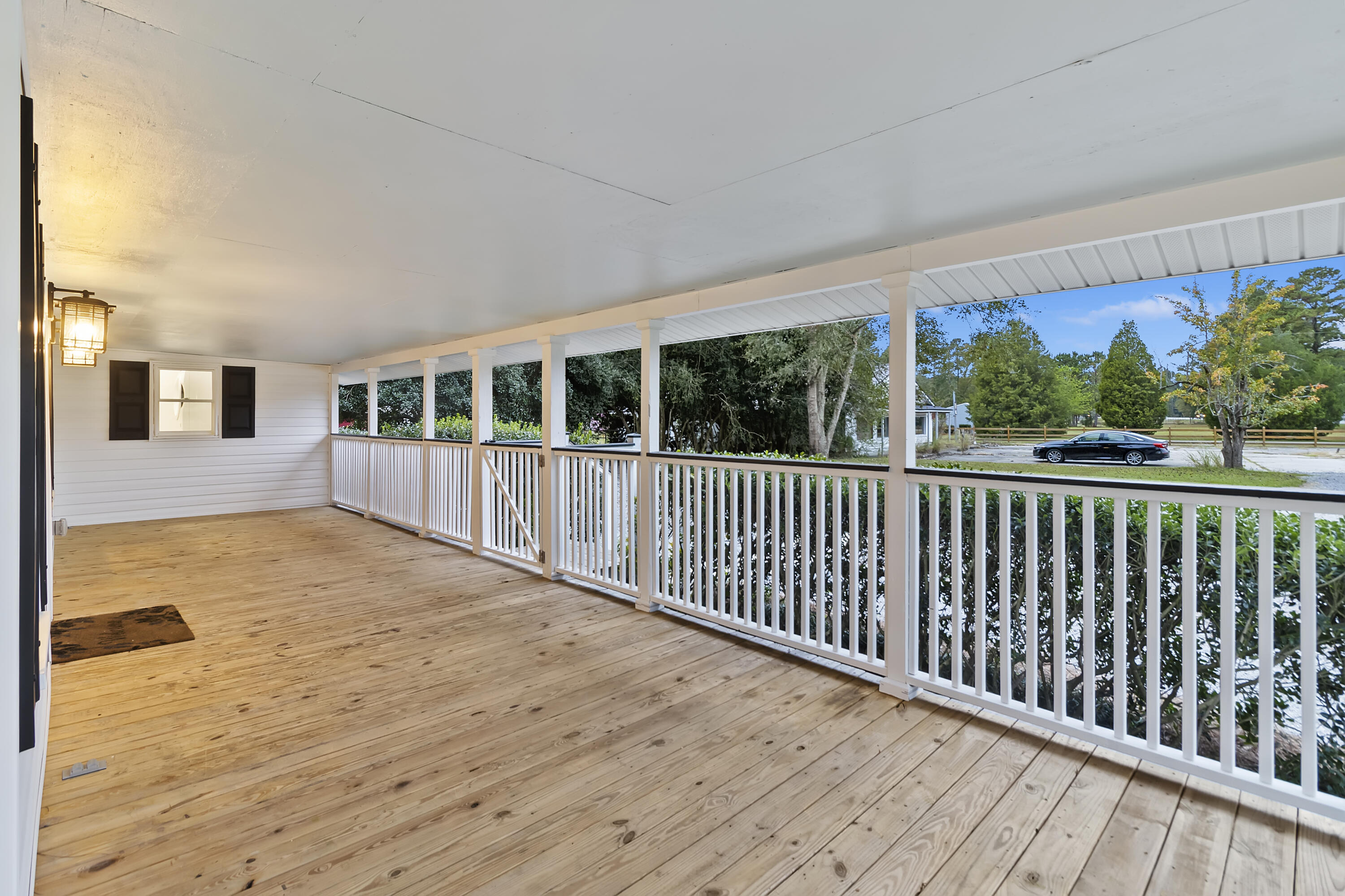 2311 N Highway 17a