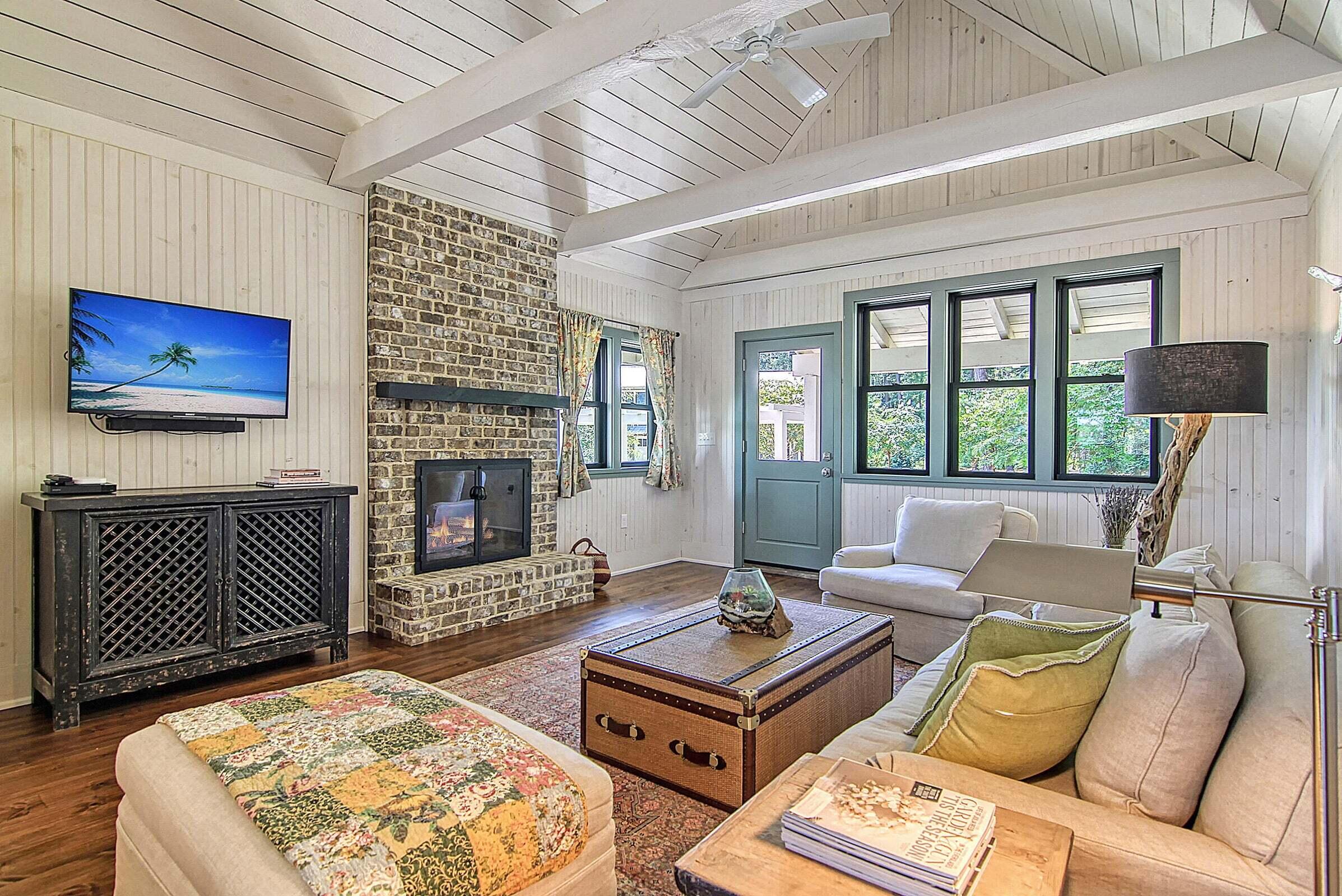 8590 Glascow Island Lane