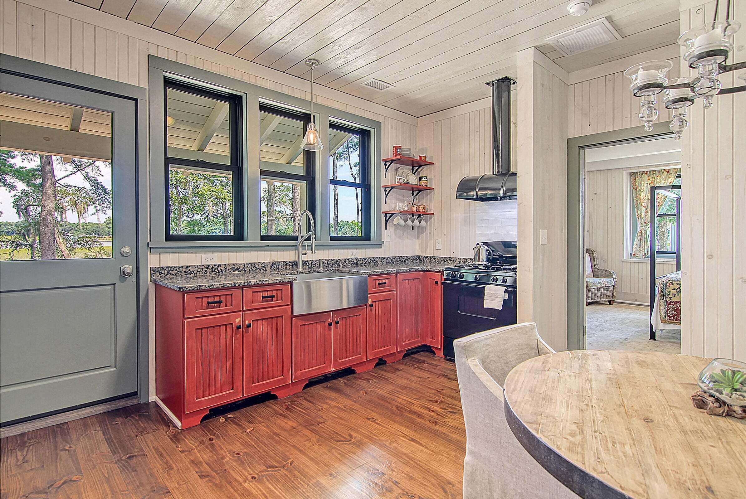 8590 Glascow Island Lane