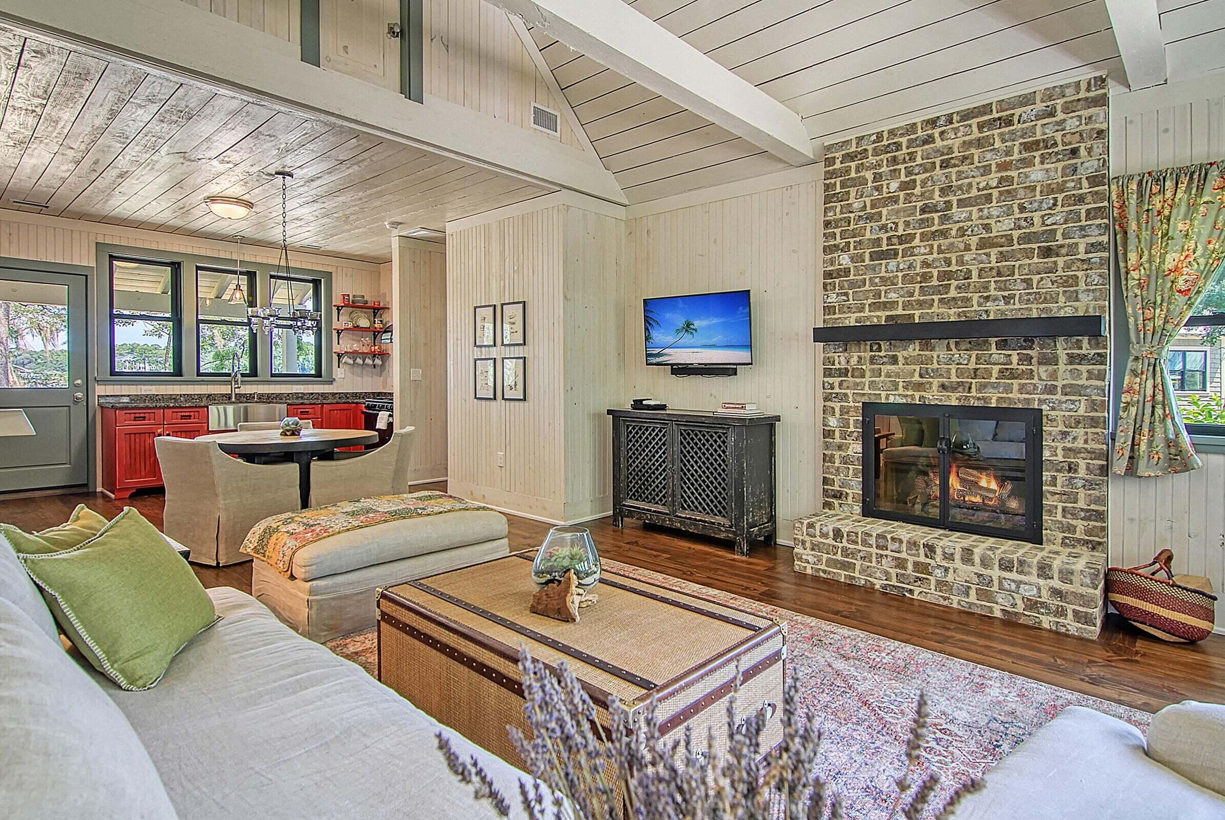 8590 Glascow Island Lane
