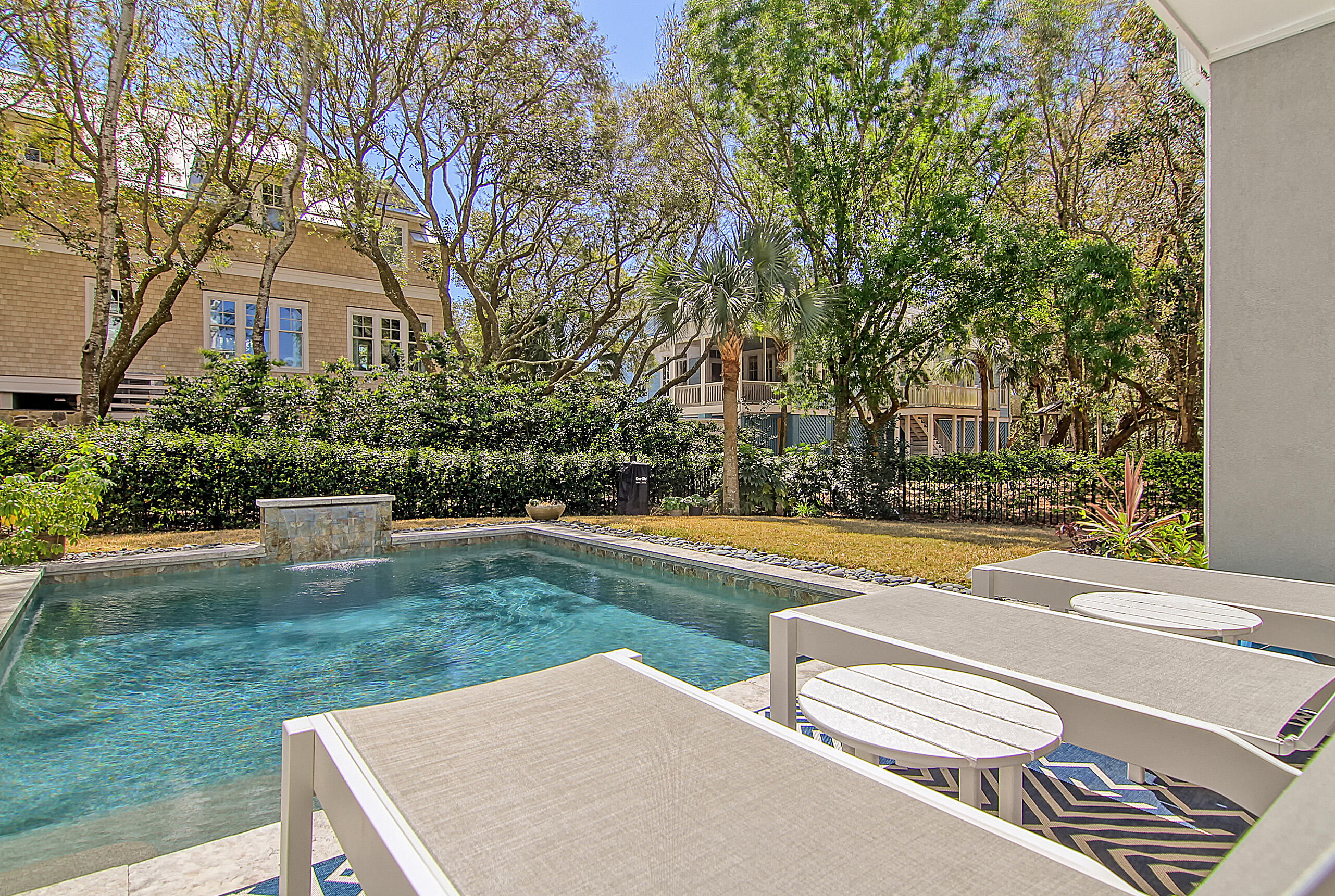 4 56th Avenue