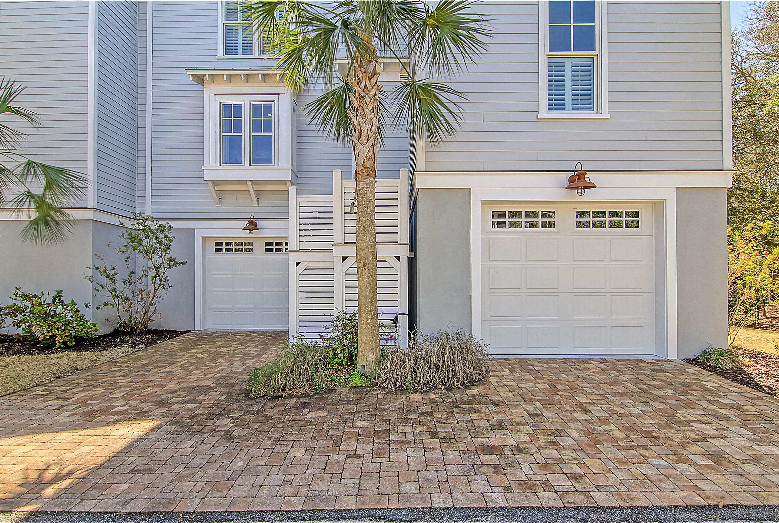 4 56th Avenue