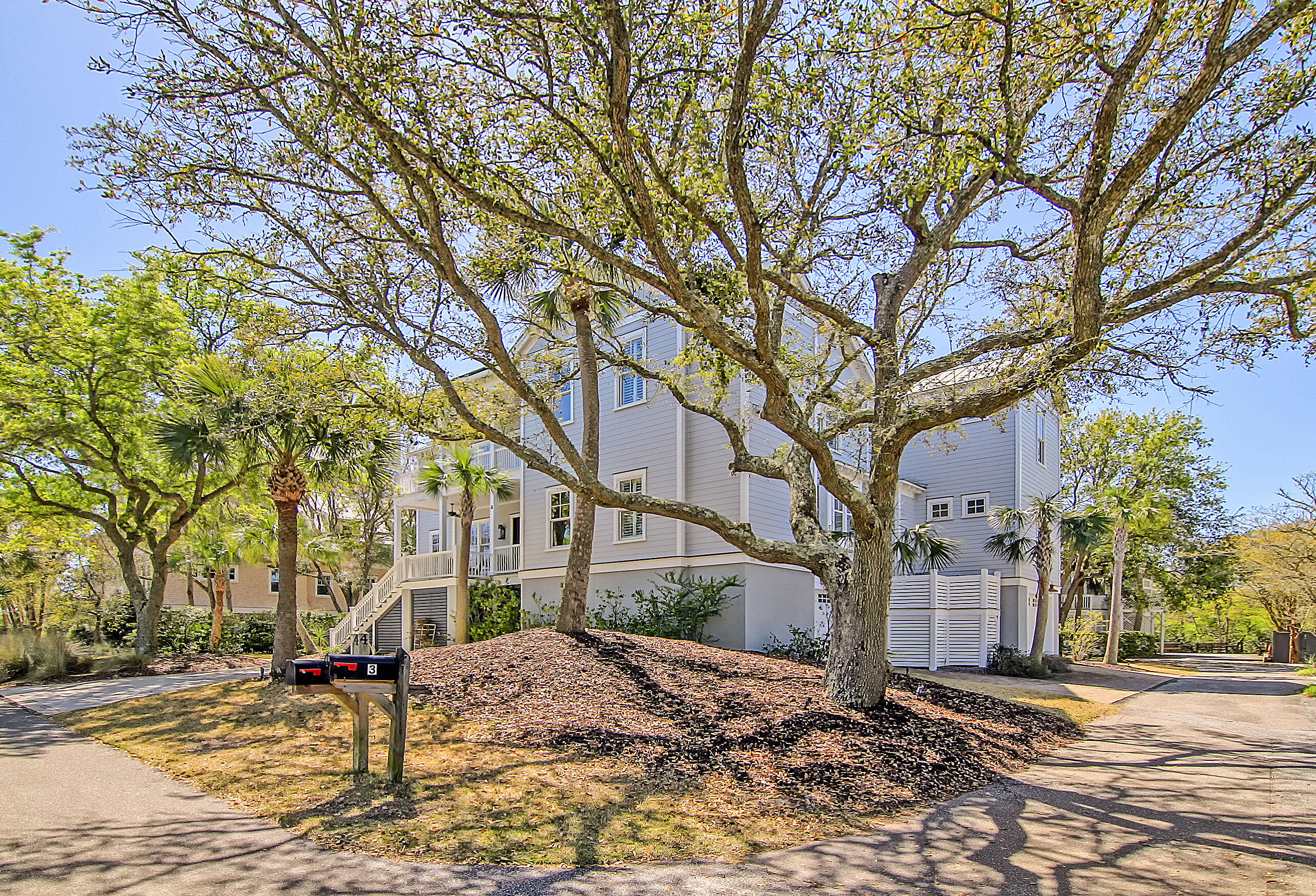 4 56th Avenue