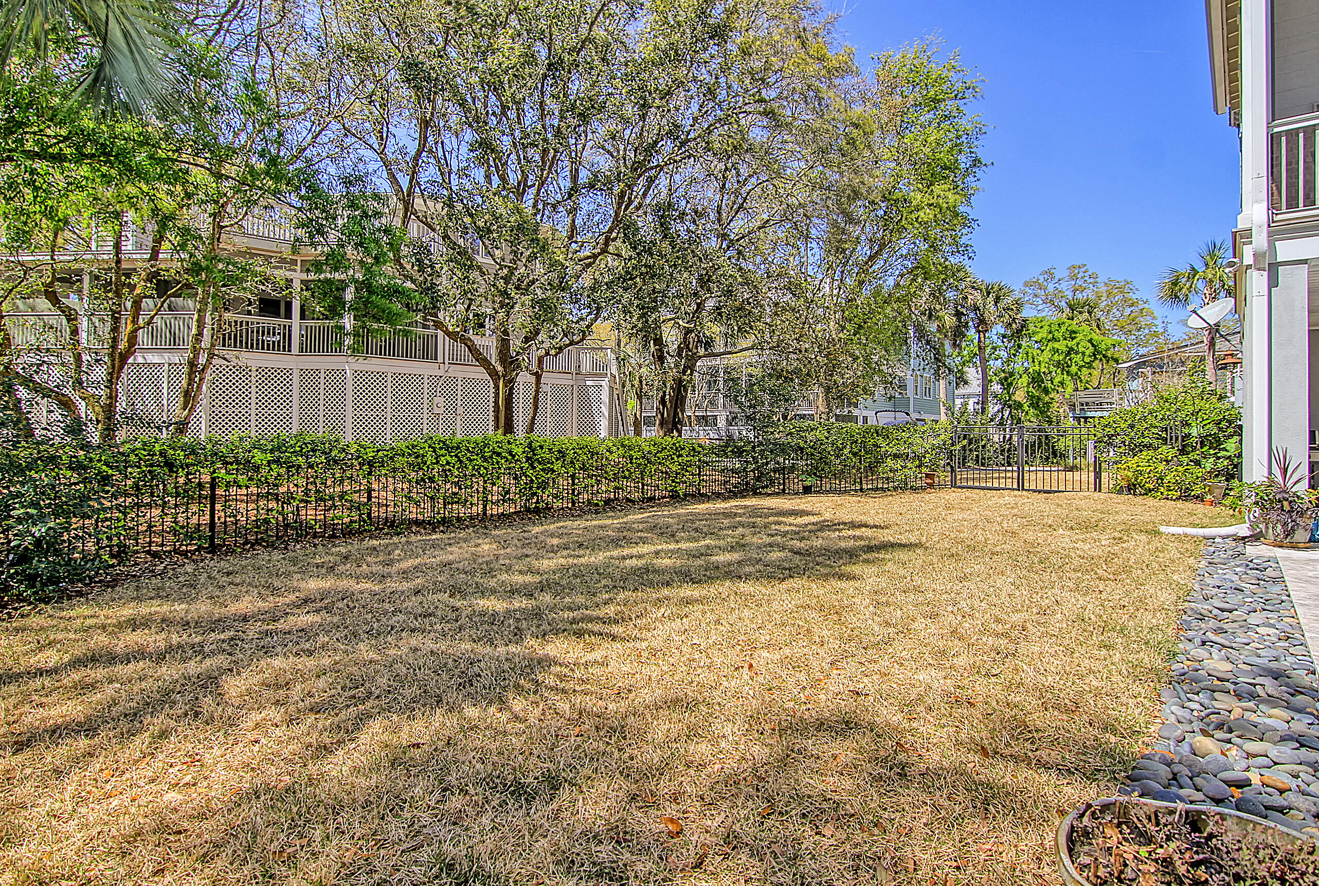 4 56th Avenue