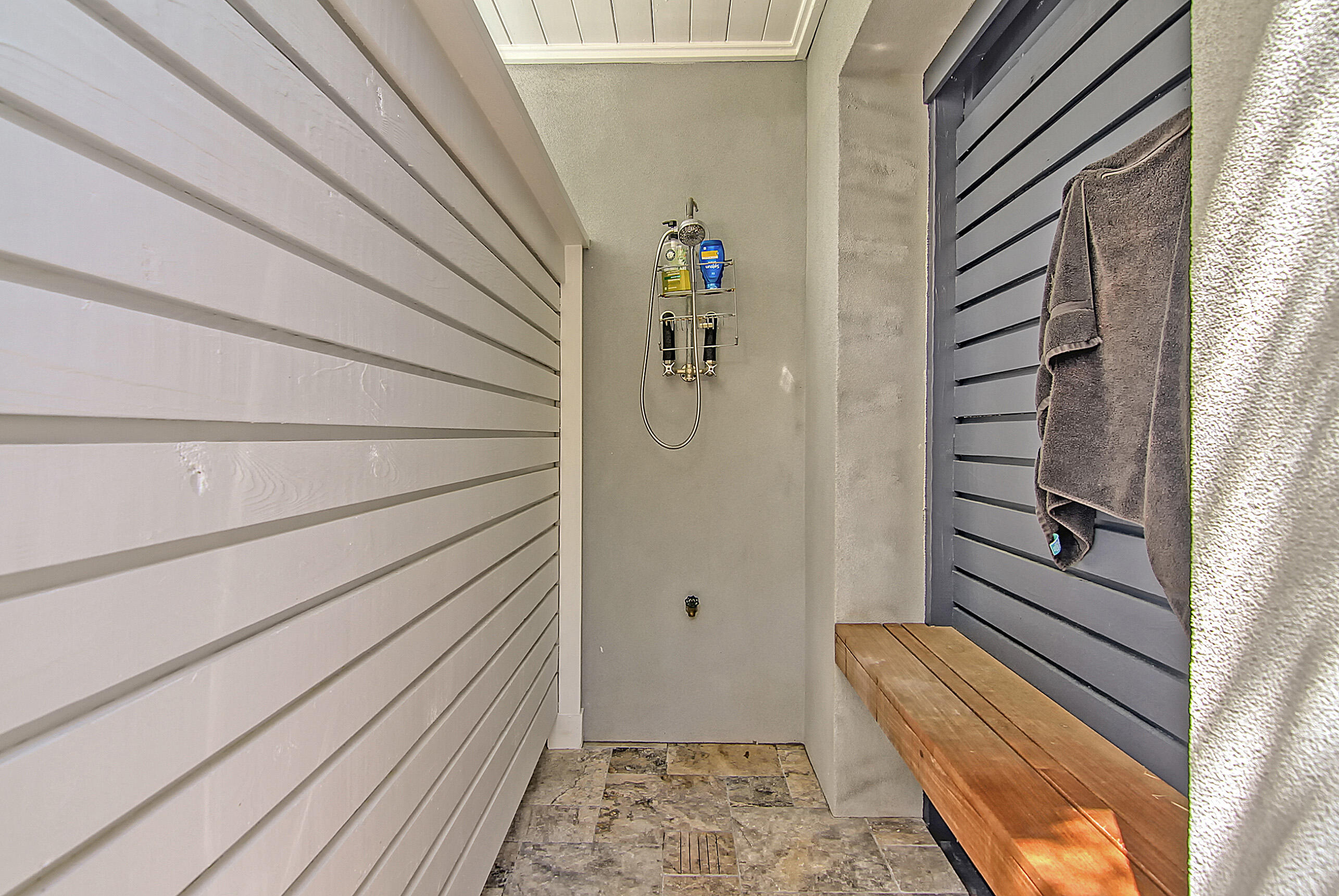 4 56th Avenue