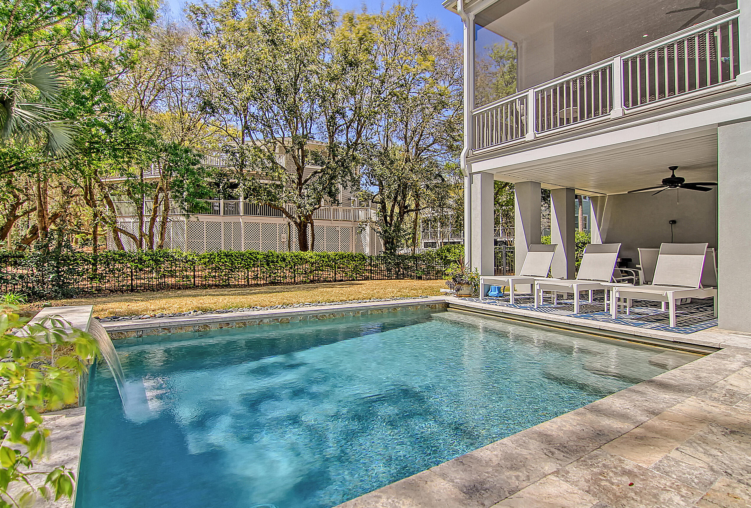 4 56th Avenue
