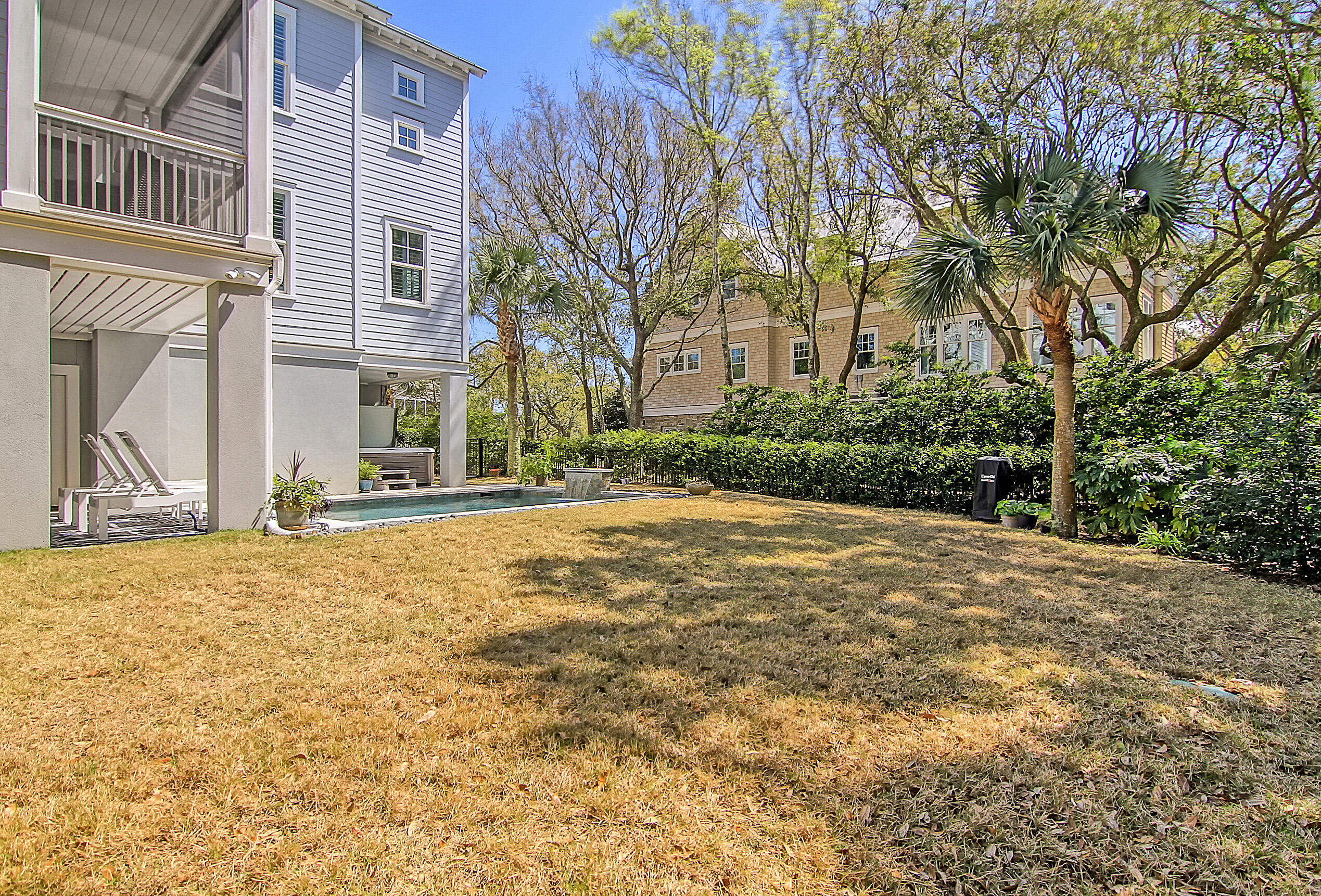 4 56th Avenue