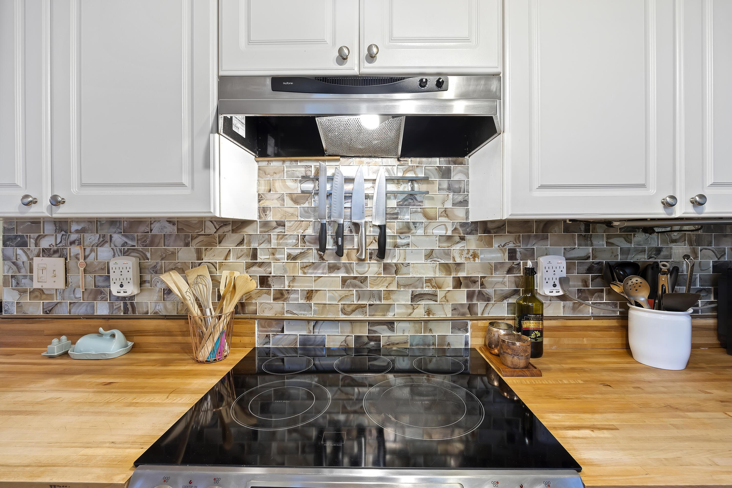 1443 Kentwood Circle