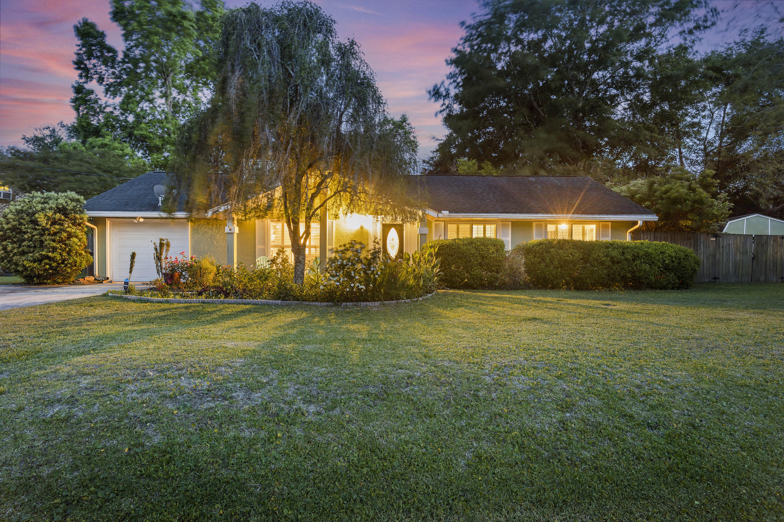 1443 Kentwood Circle