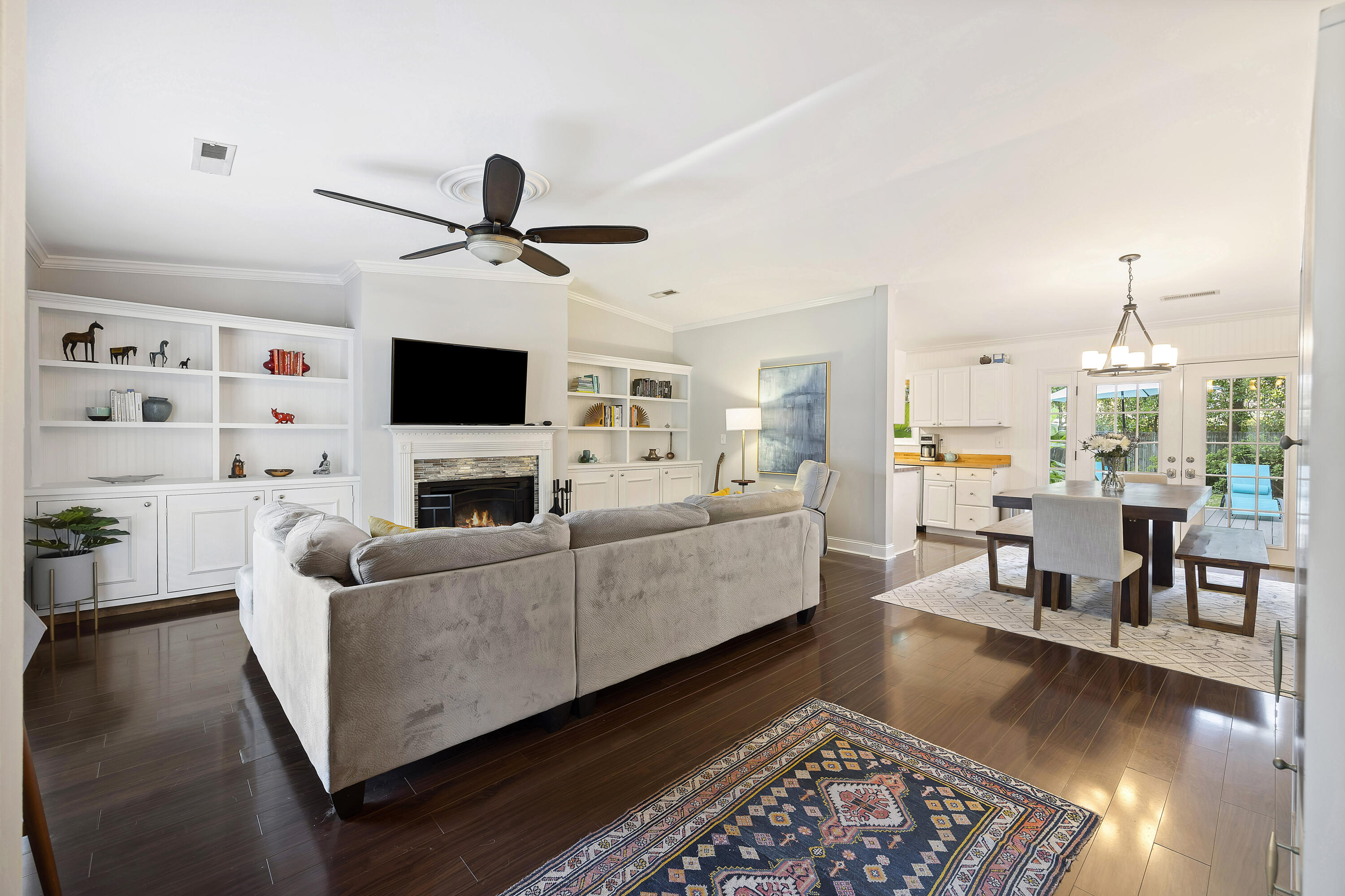 1443 Kentwood Circle