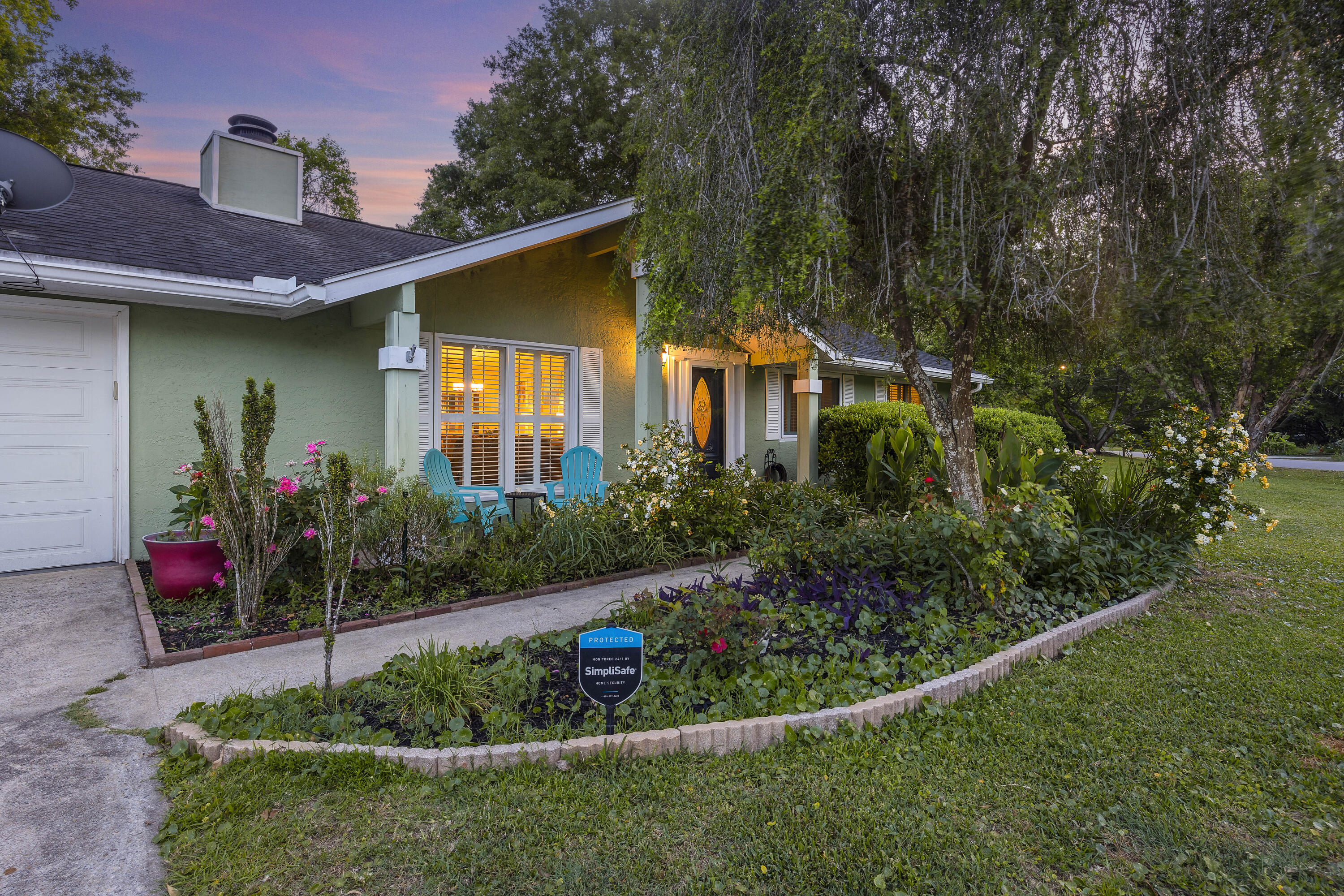 1443 Kentwood Circle