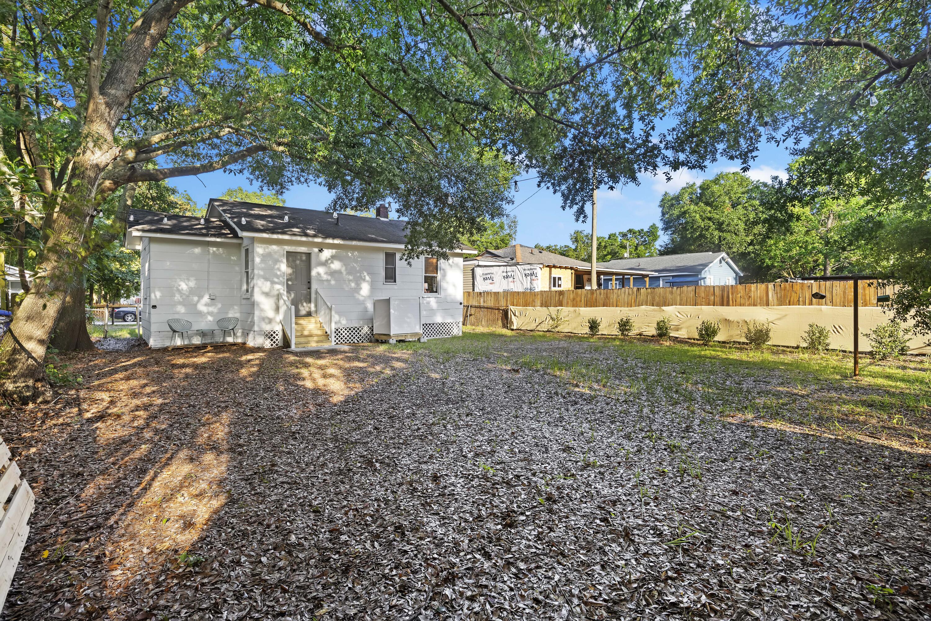 2734 E Surrey Drive