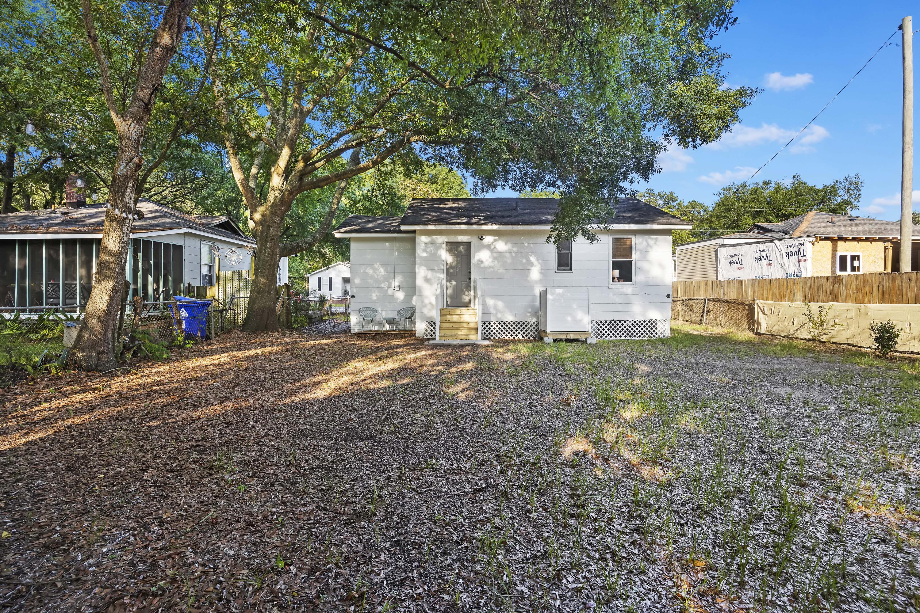 2734 E Surrey Drive