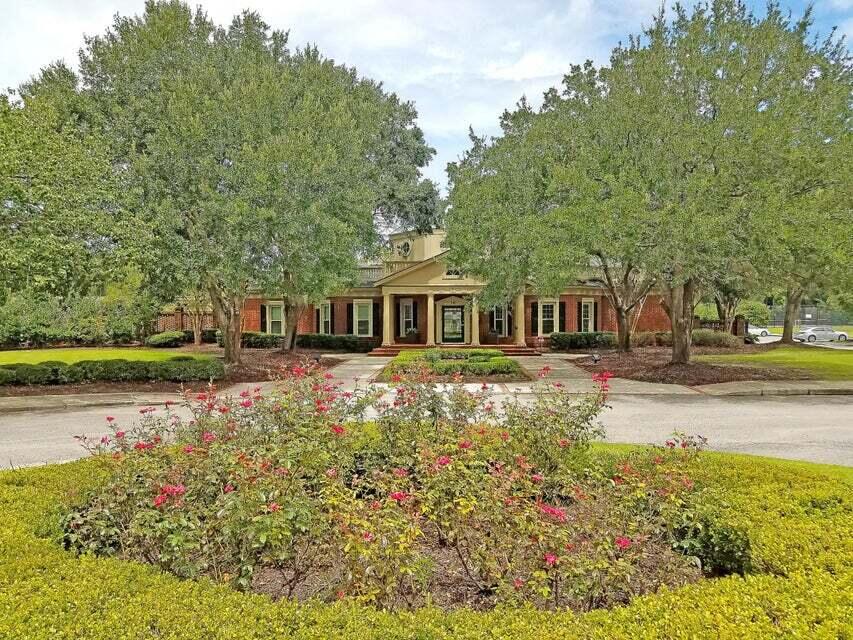 2662 Scarlet Oak Court