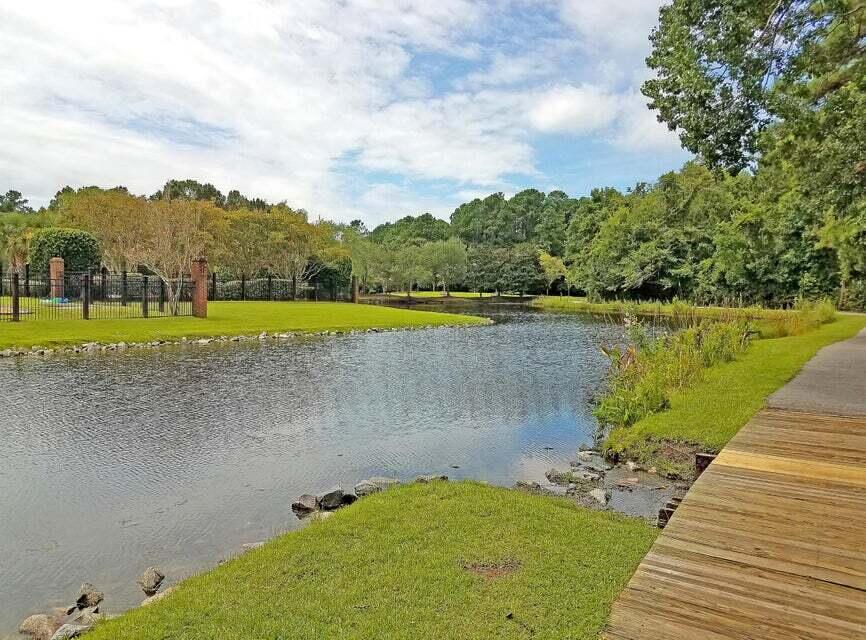 2662 Scarlet Oak Court