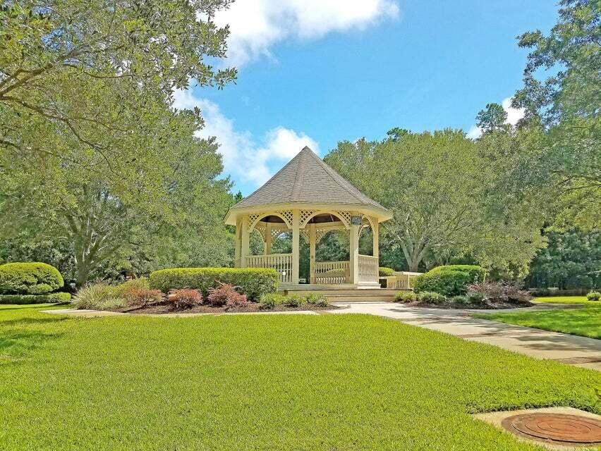 2662 Scarlet Oak Court